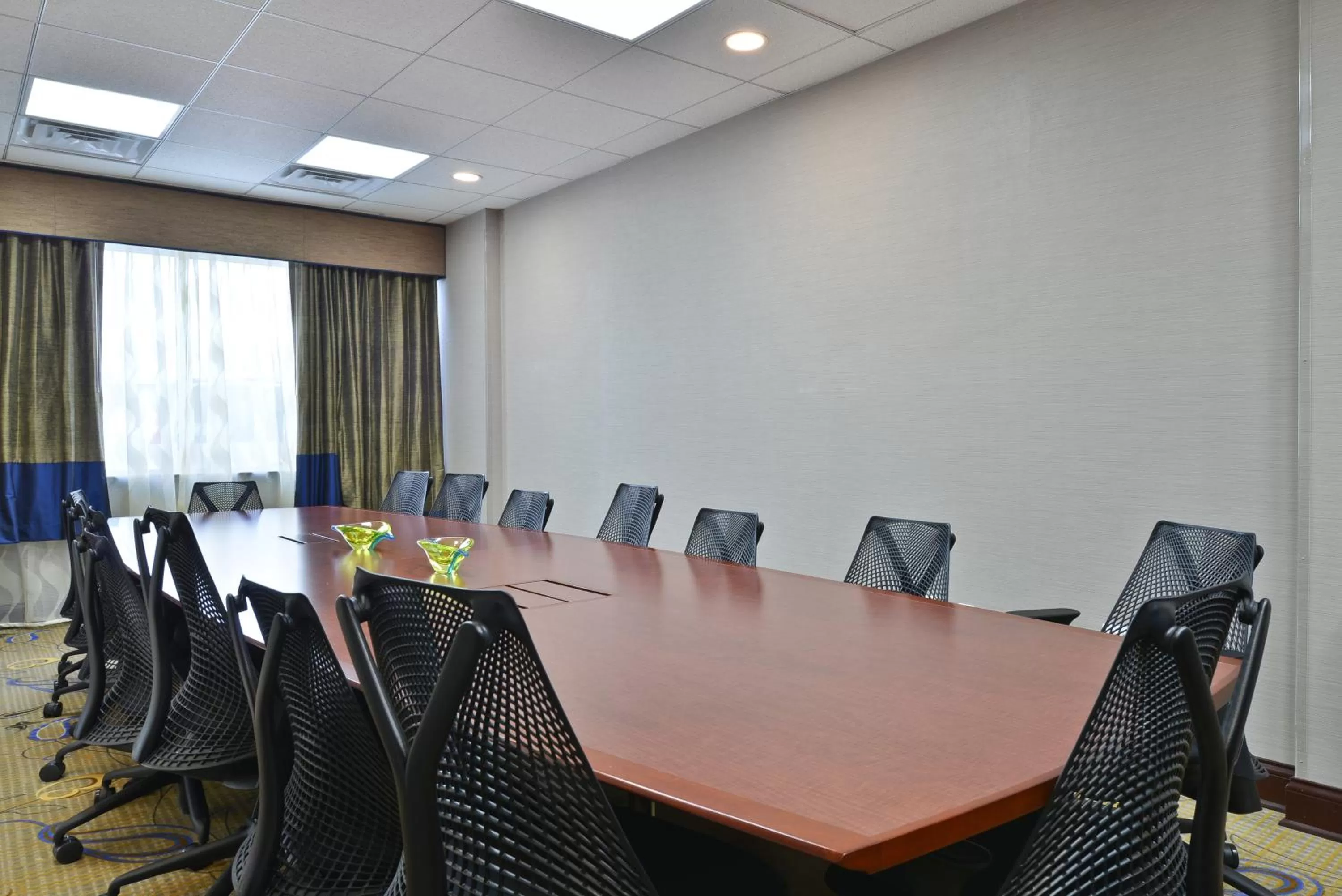 Business facilities in Wyndham Garden Elk Grove Village - O'Hare