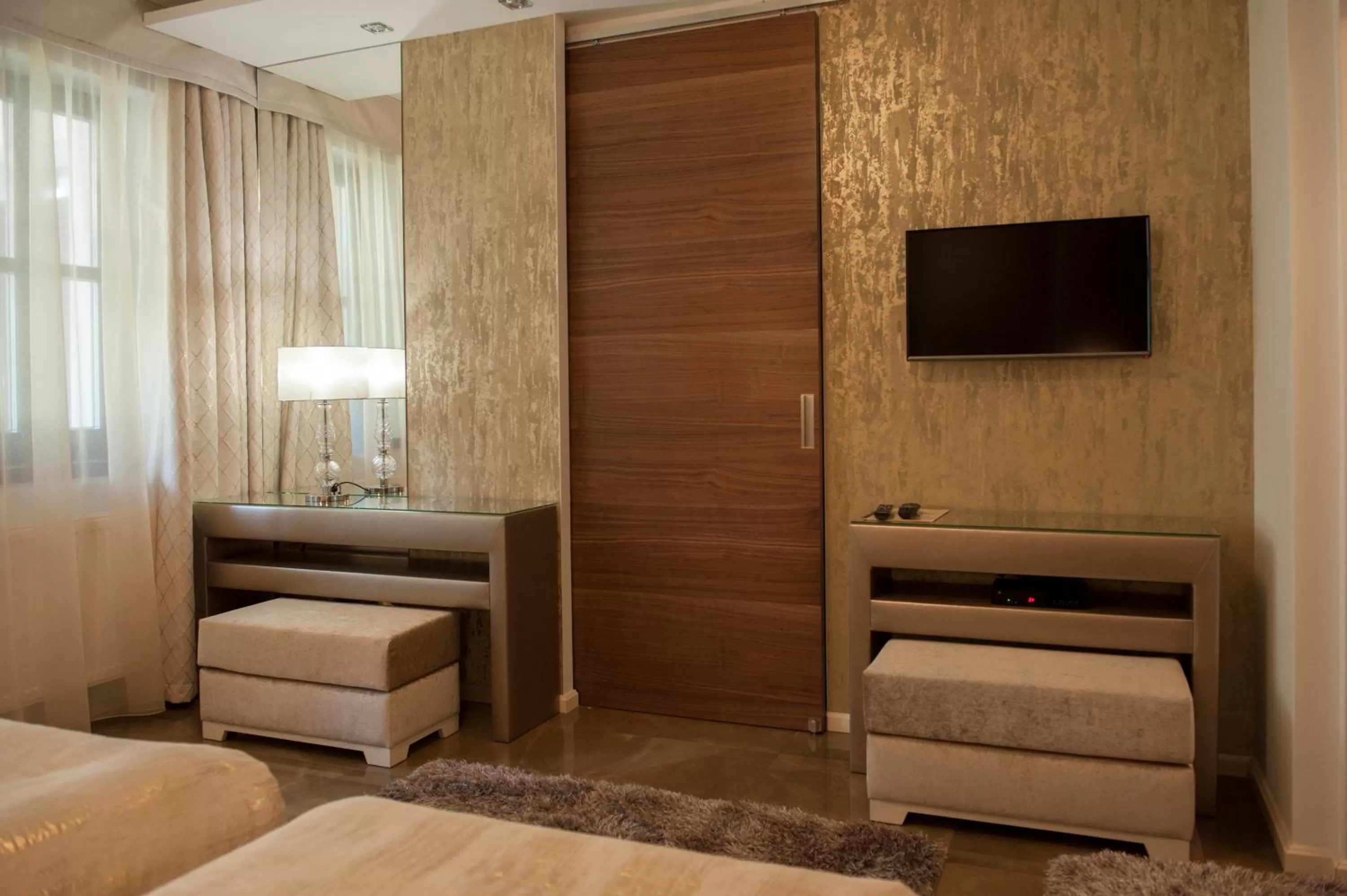 Bedroom, TV/Entertainment Center in Varga Tanya Hotel