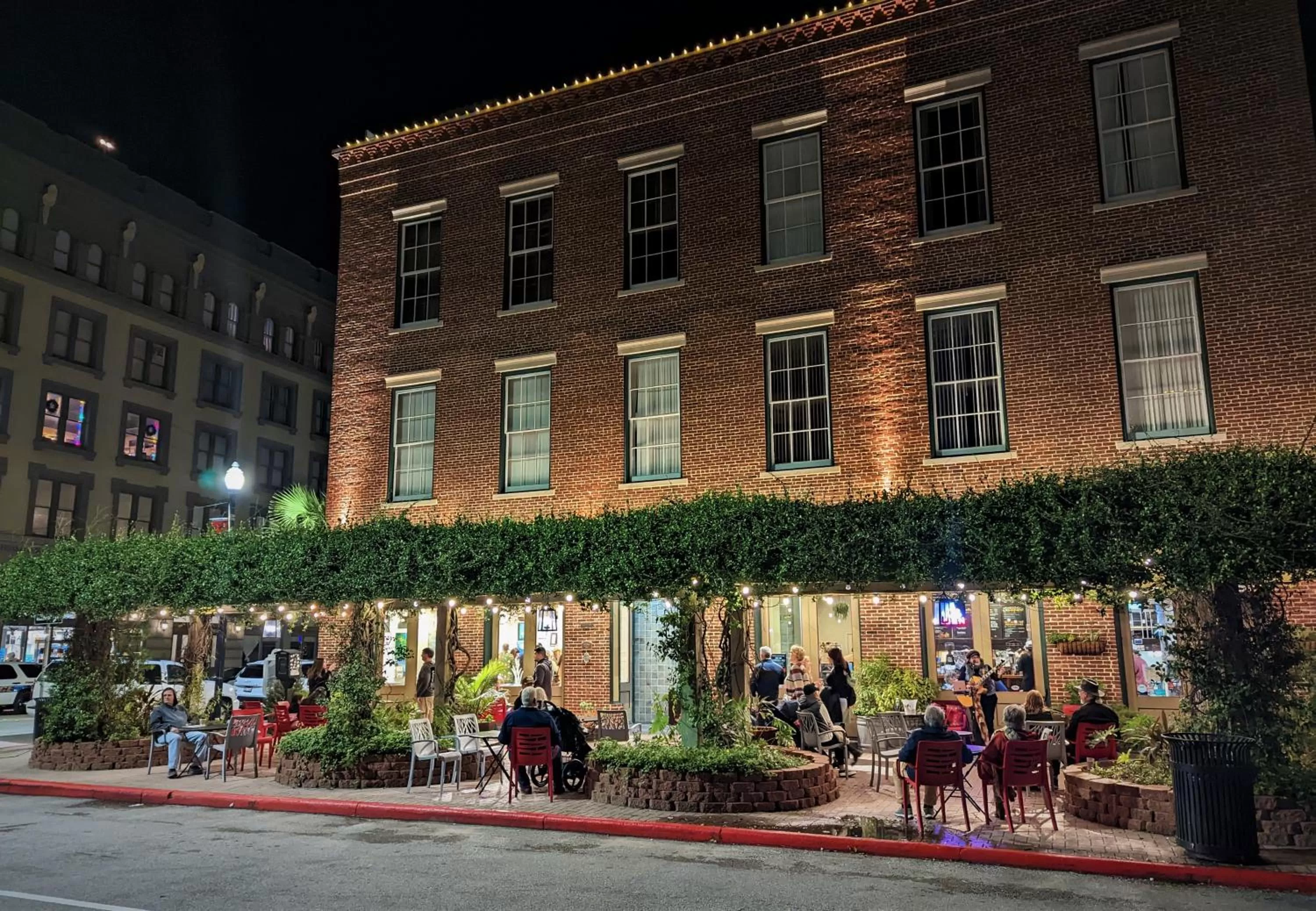 Neighbourhood in The 1890 Freeman House