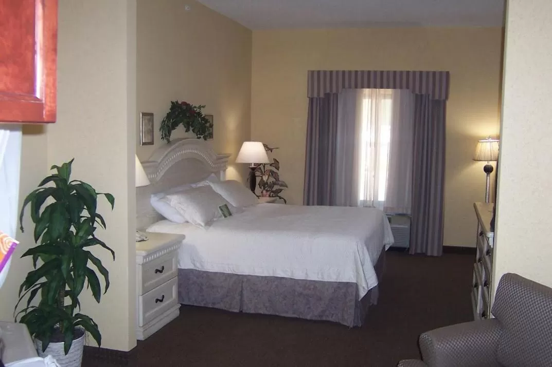 Holiday Inn Express & Suites Sebring by IHG
