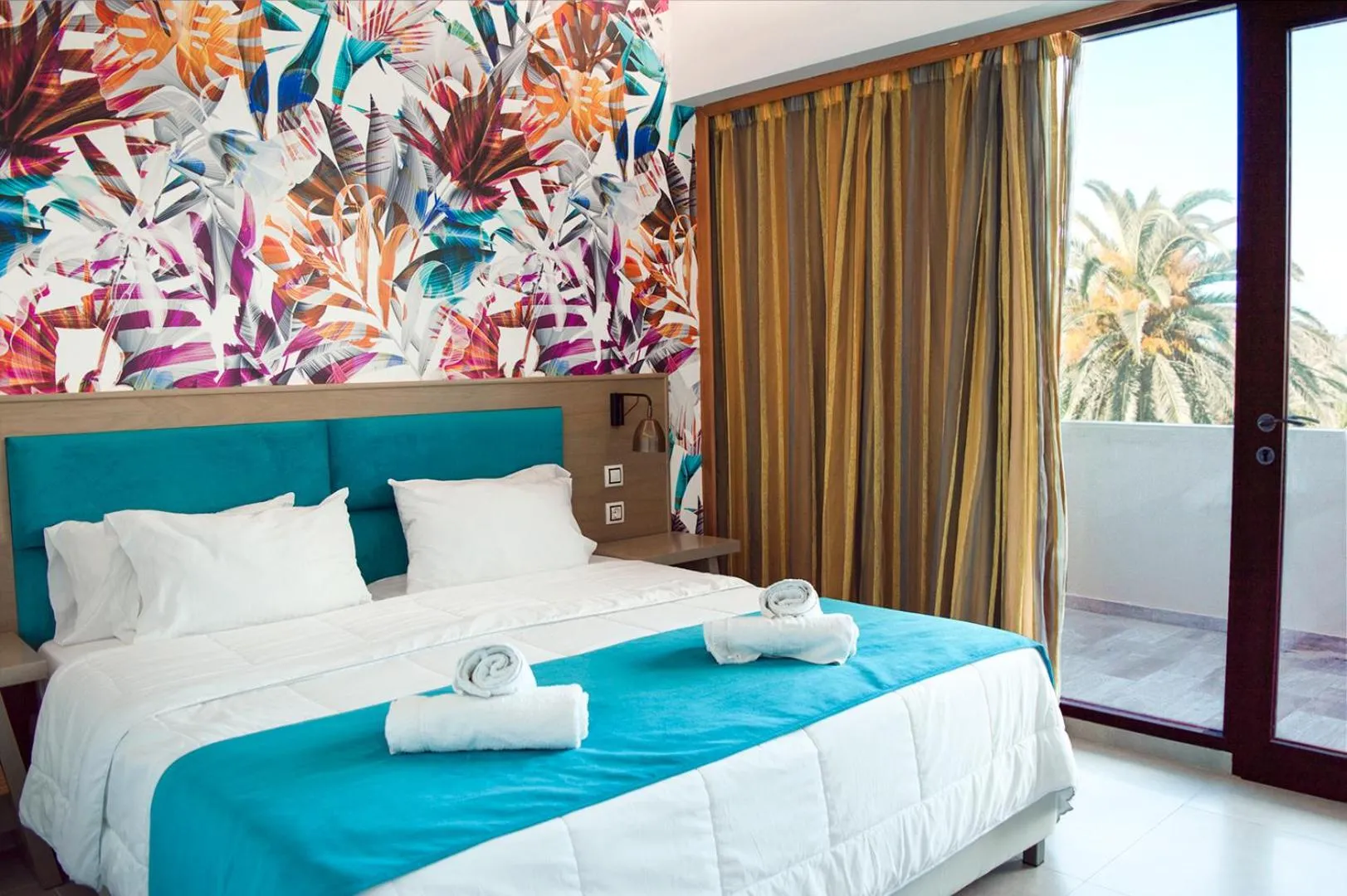 Bed in May Beach Hotel