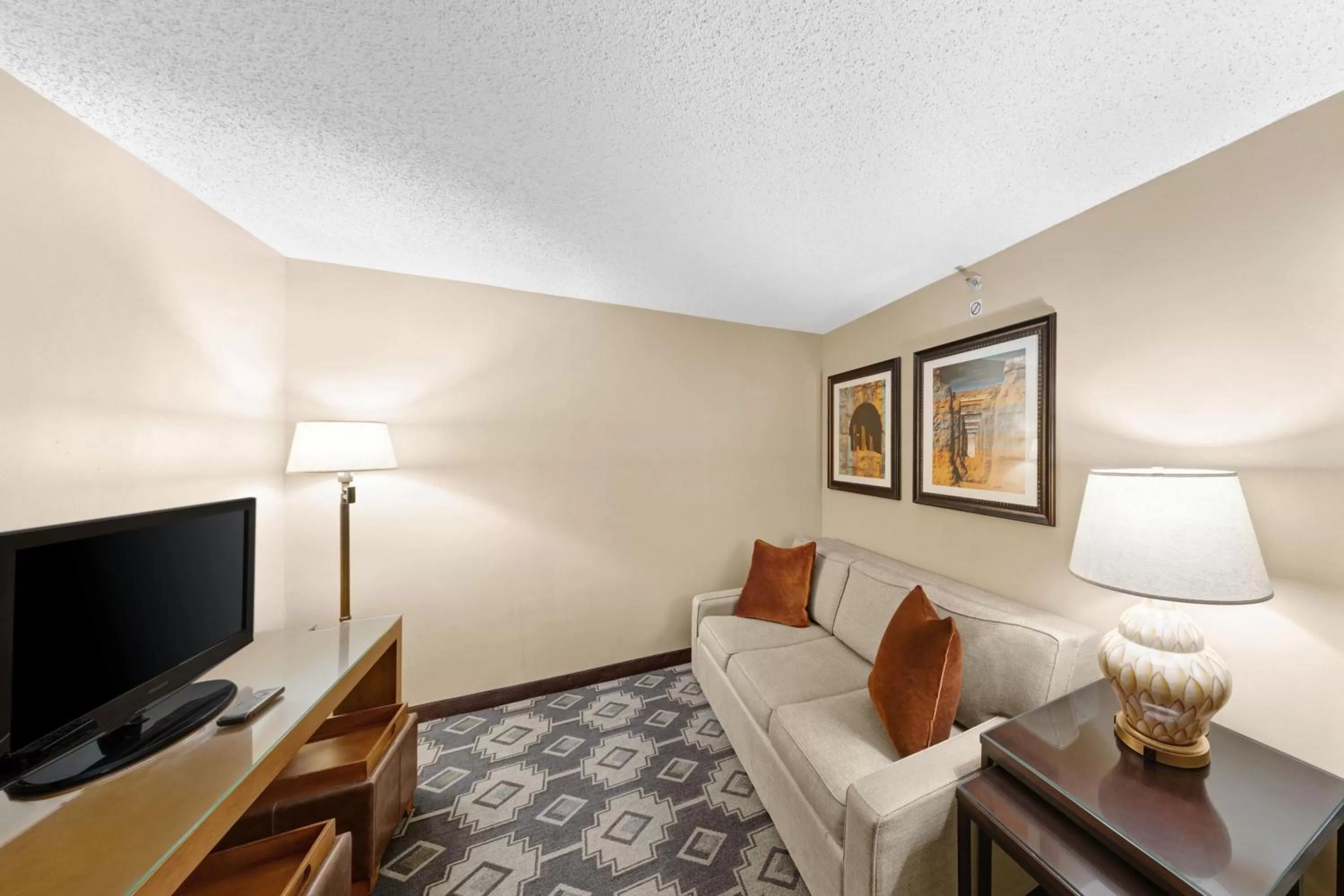 Seating area, Bed in The Westin San Antonio North