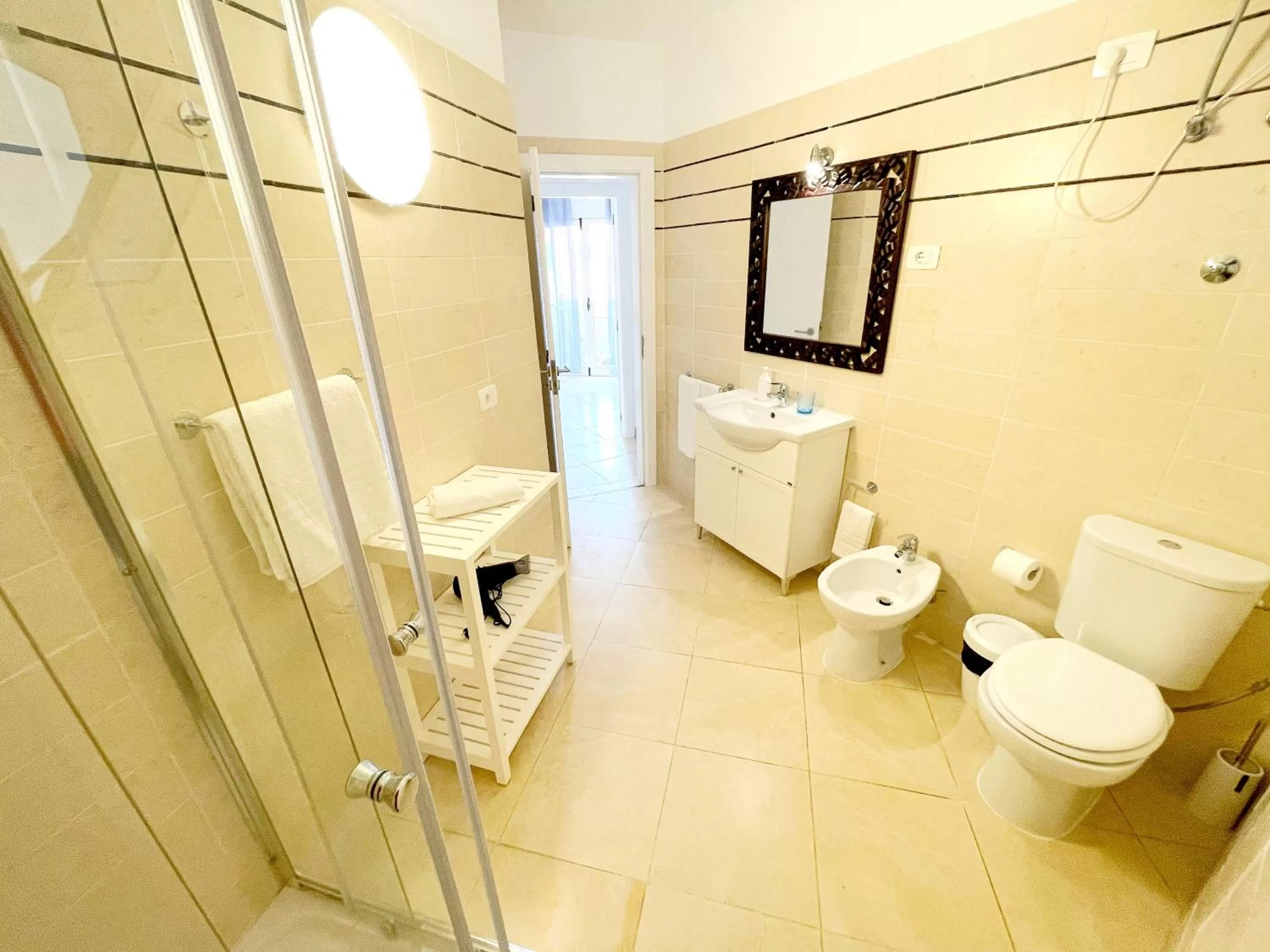 Shower in Branco Suites - Rooms & Holiday Apartments