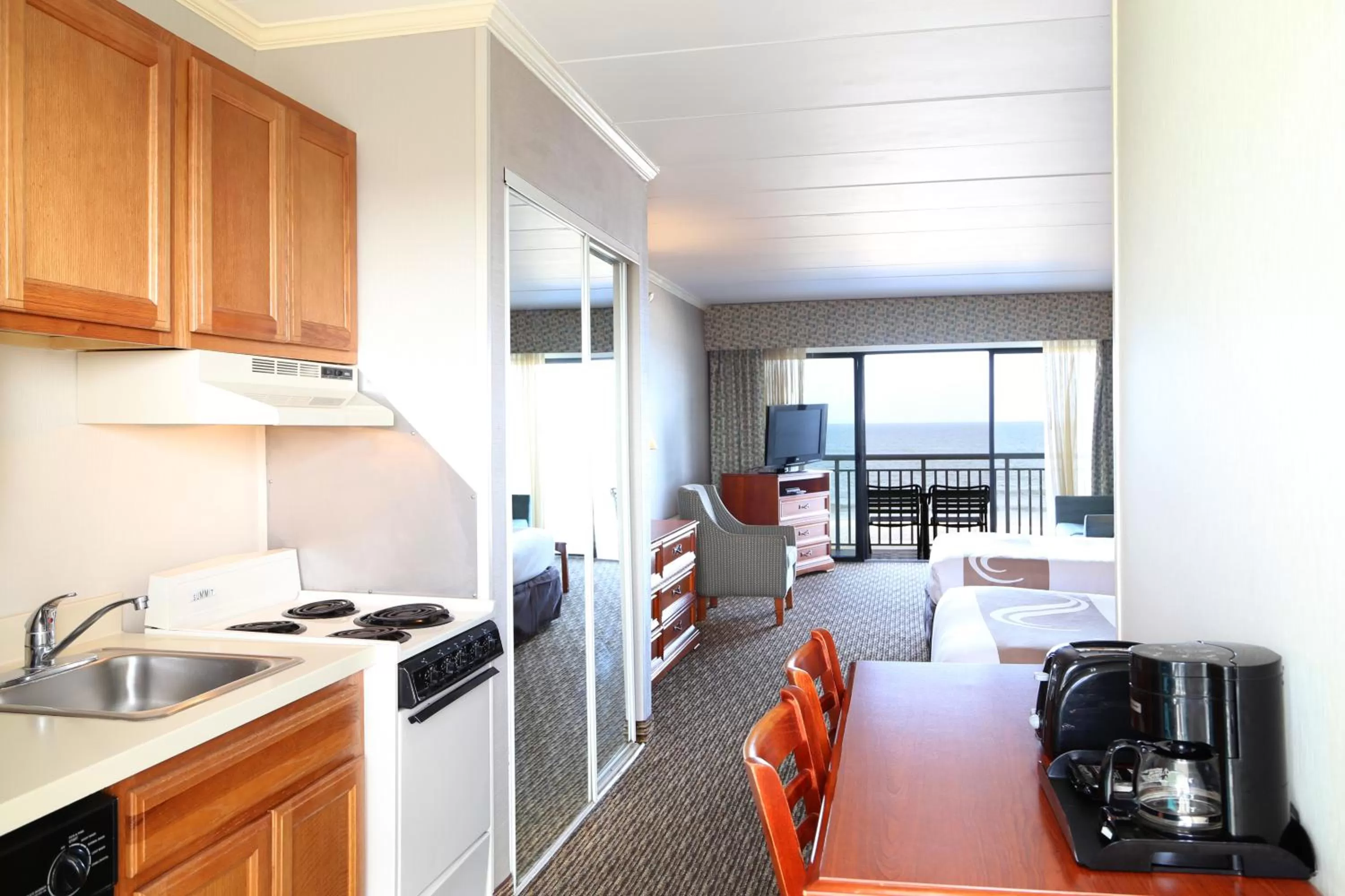 Kitchen or kitchenette in Quality Inn Boardwalk