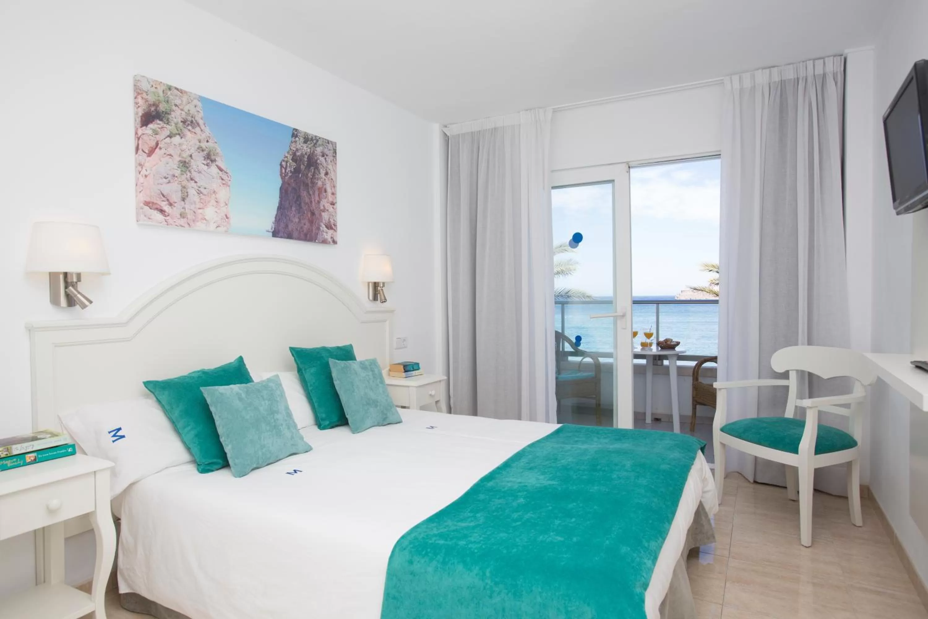 Day, Bed in Hotel Marina