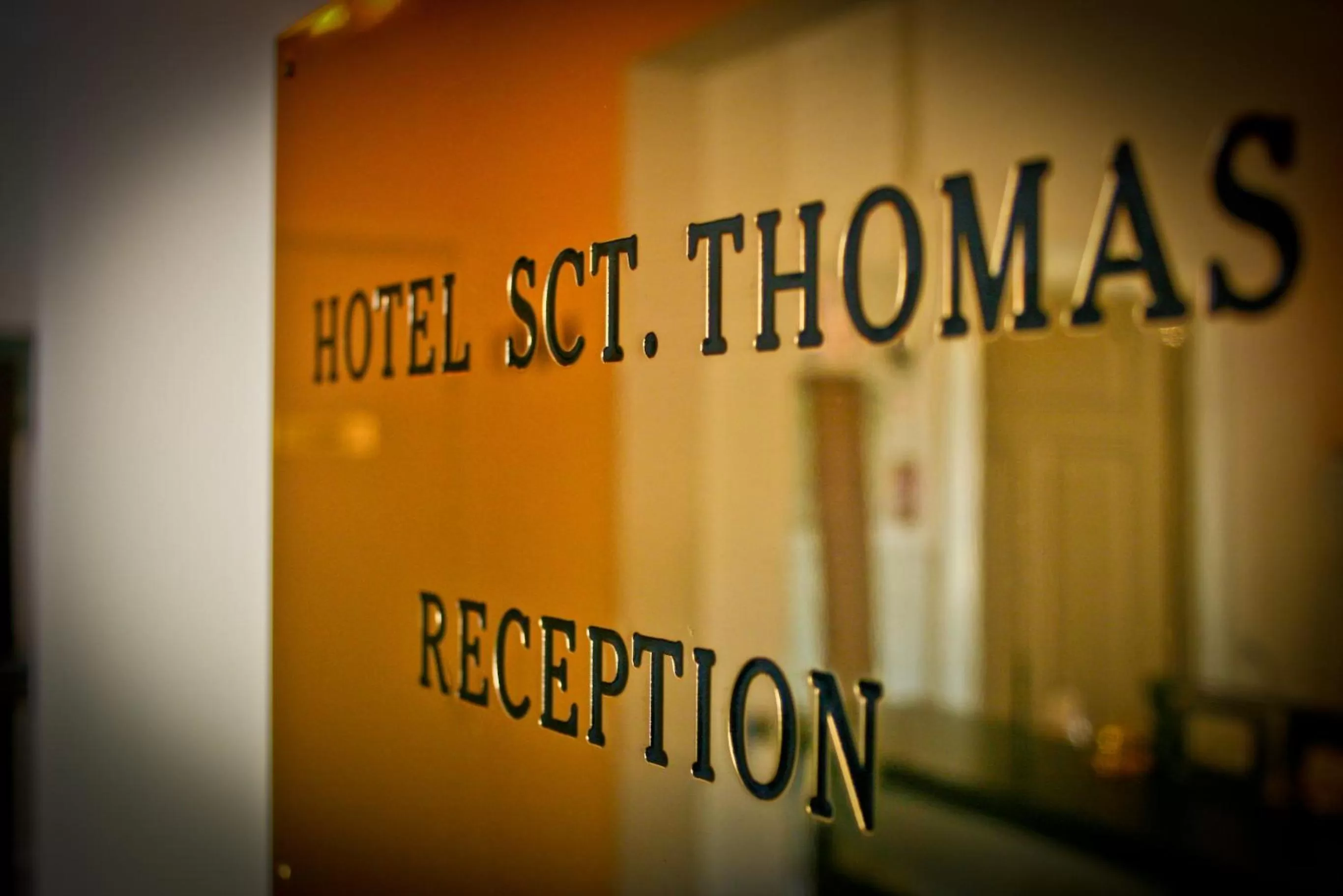 Logo/Certificate/Sign in Hotel Sct. Thomas
