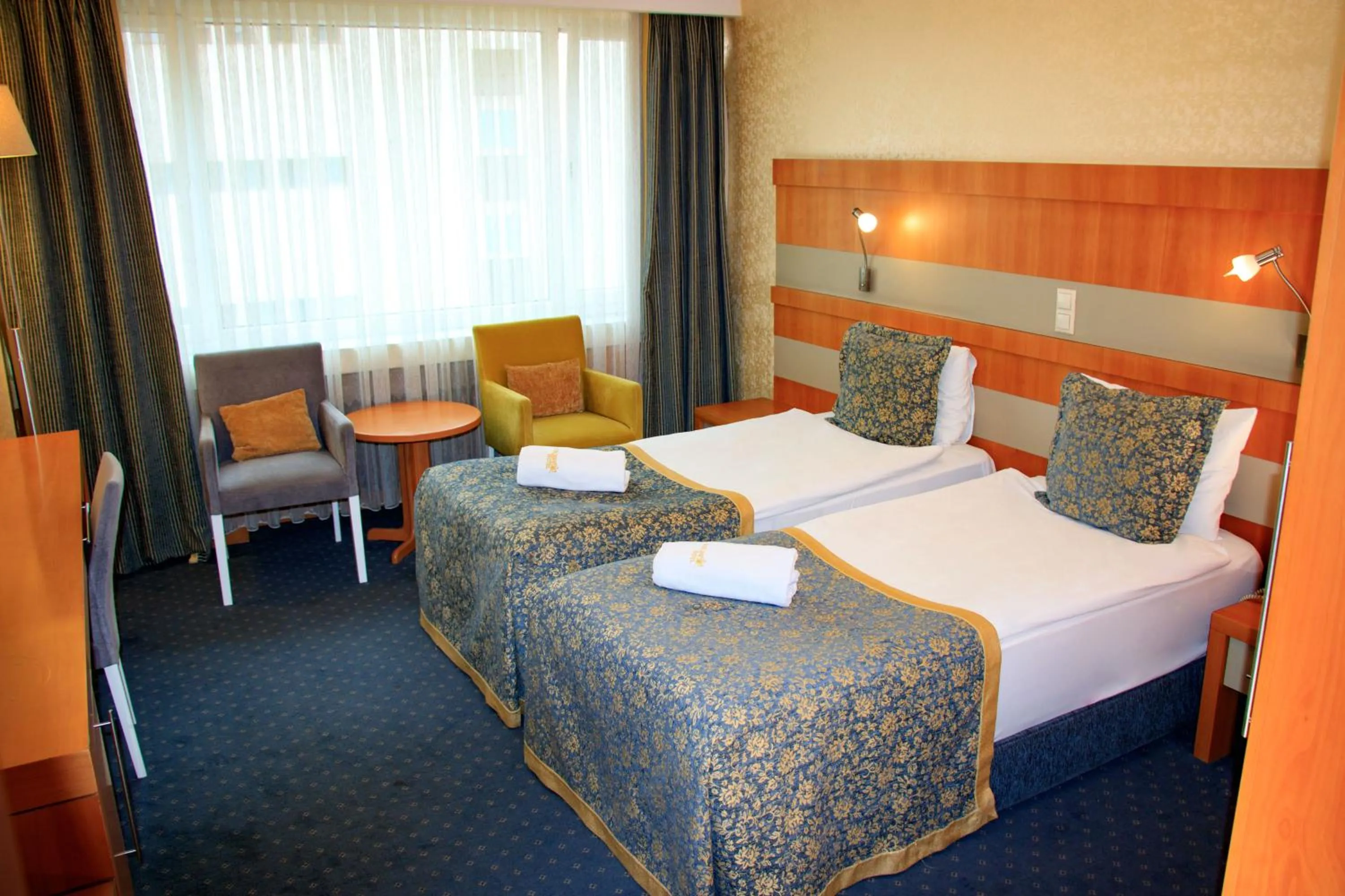 bunk bed, Bed in Burcman Hotel