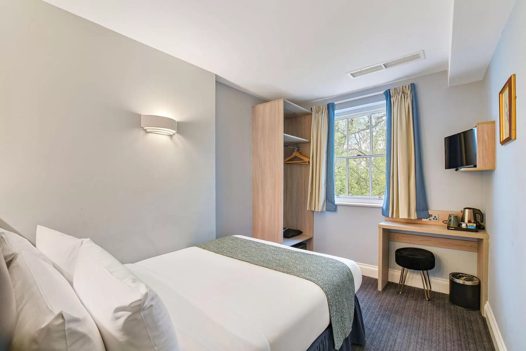 Bed in The Judd Hotel