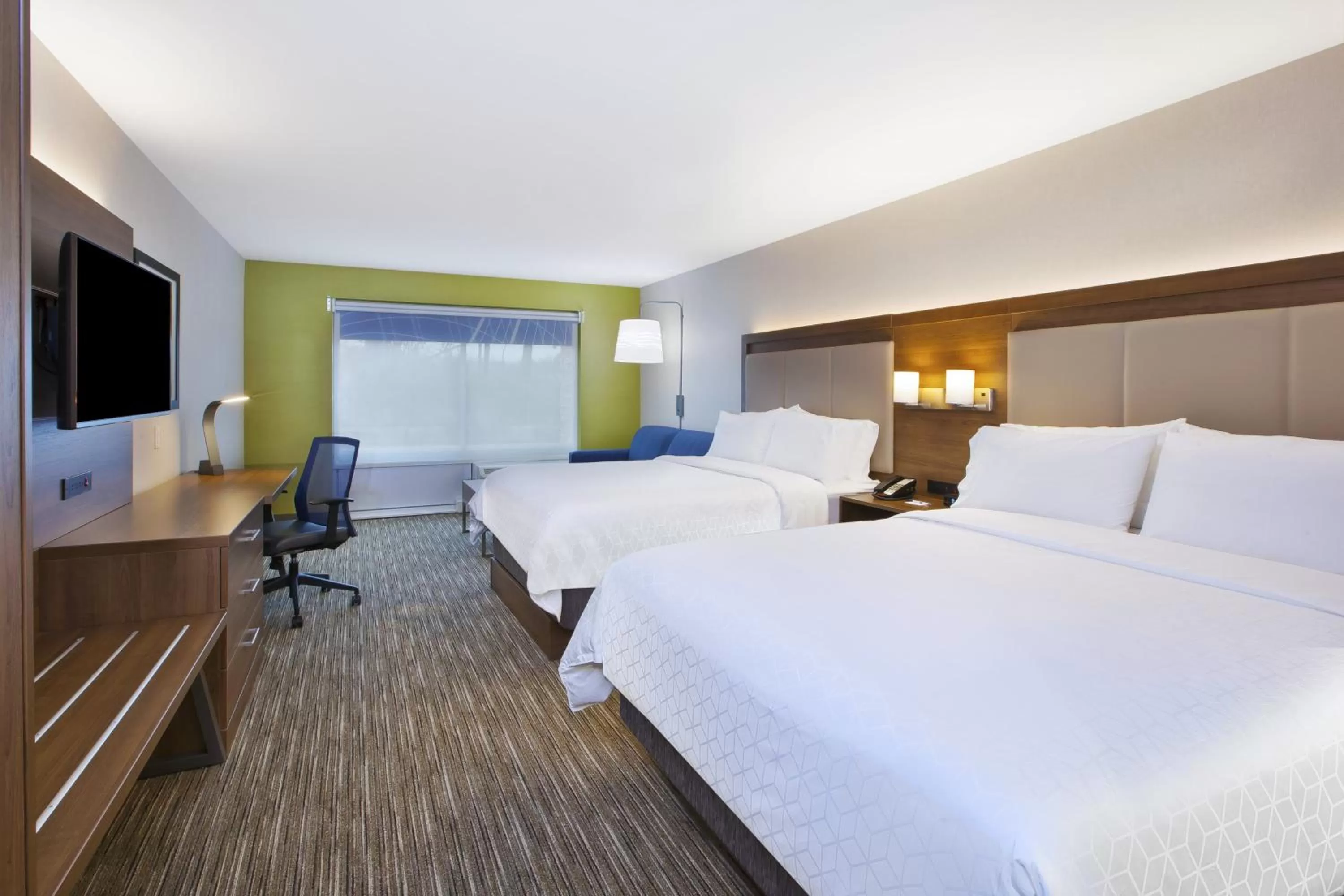 Photo of the whole room, Bed in Holiday Inn Express & Suites Grand Rapids Airport North by IHG