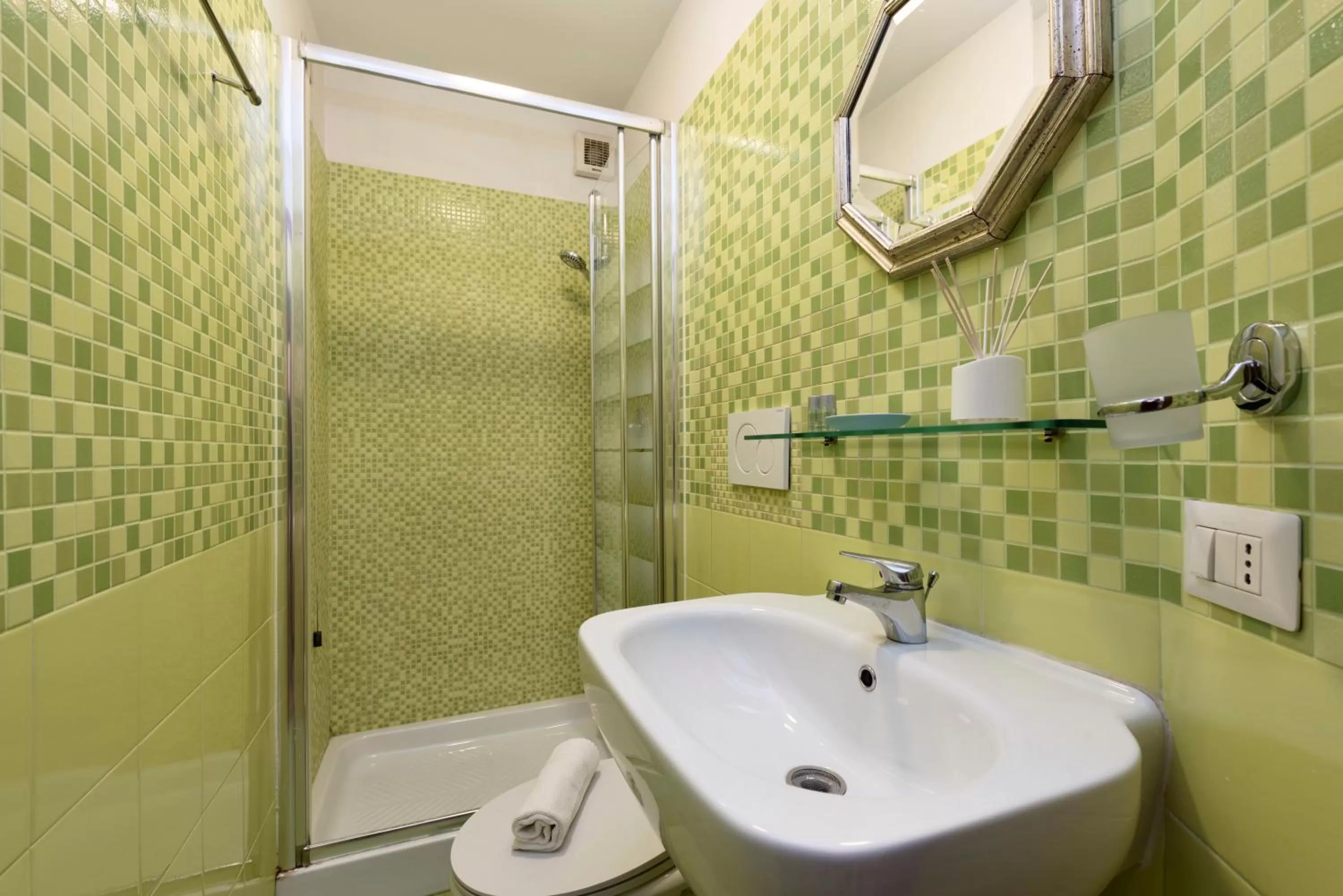 Shower in Locanda Sant'Anna