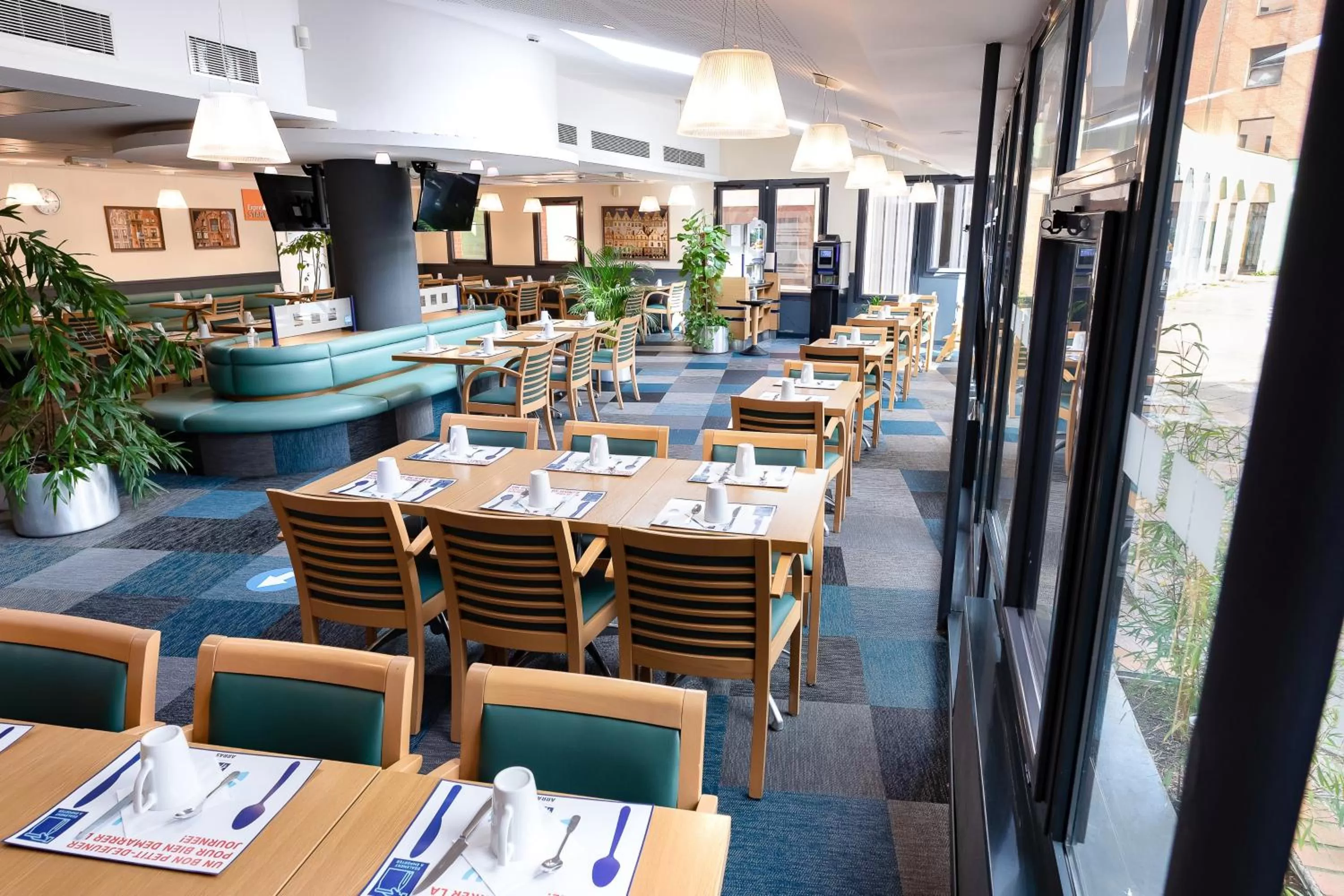 Breakfast in Holiday Inn Express Arras by IHG