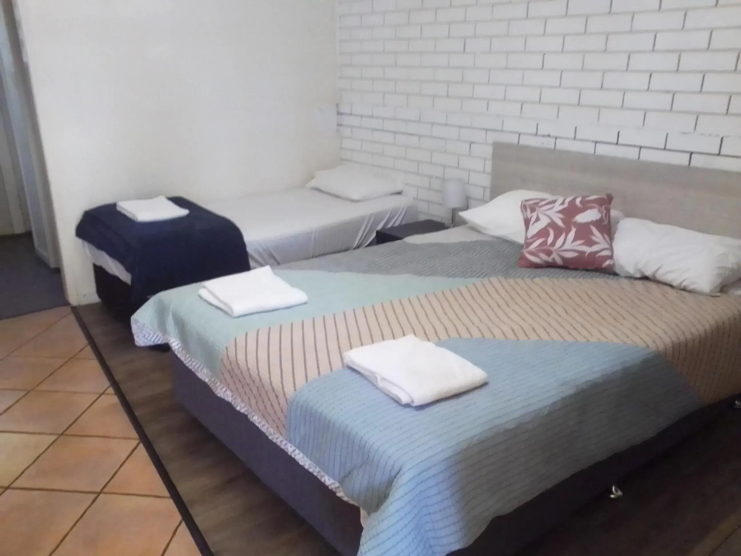 Standard Double or Twin Room in Paradise Motel Standard Double or Twin Room in Paradise Motel