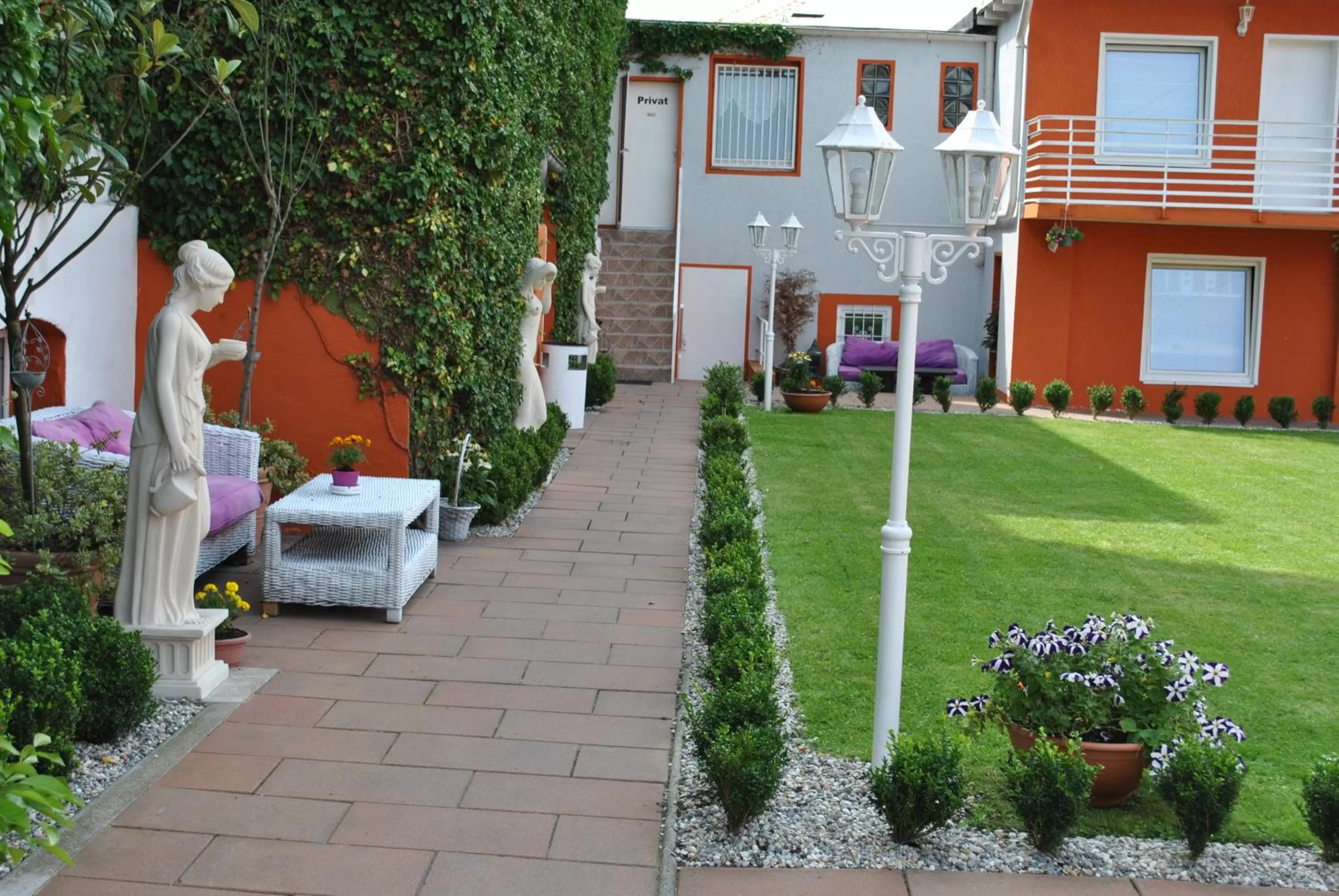 Facade/entrance in Suite-Apartment-Essen