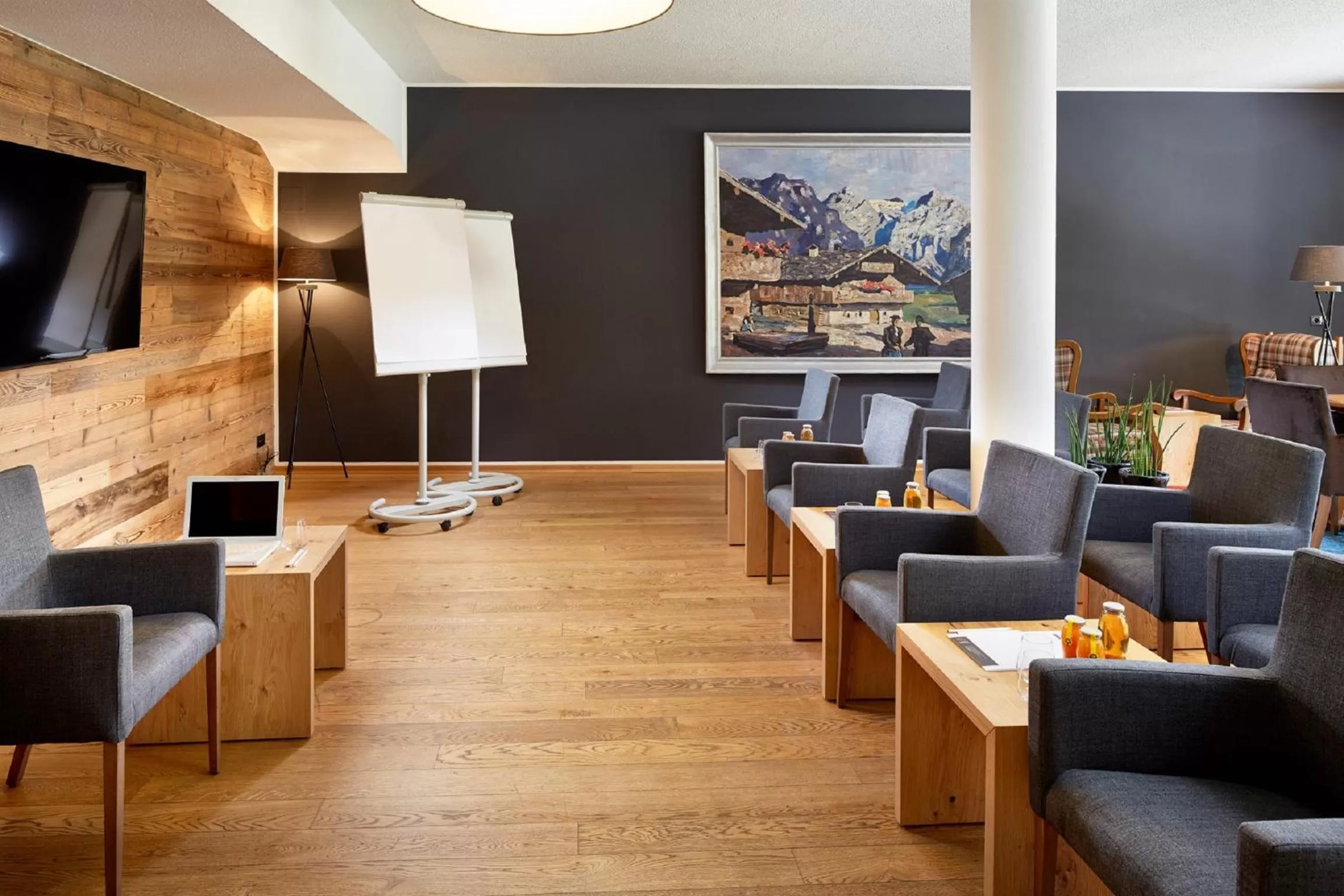 Communal lounge/ TV room in der grüne Baum Mountain Boutique Hotel