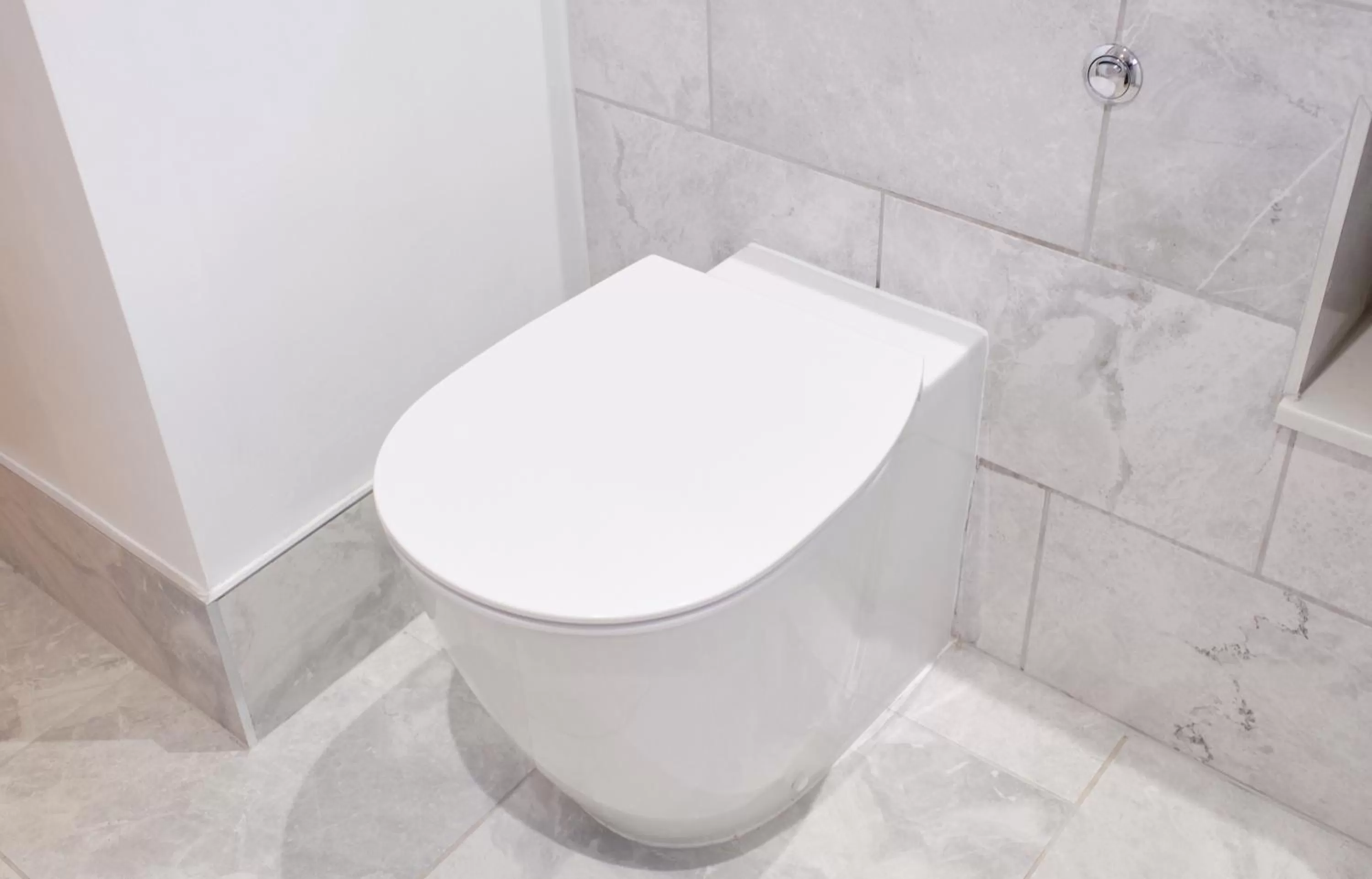 Toilet in Ravenswood Guest House