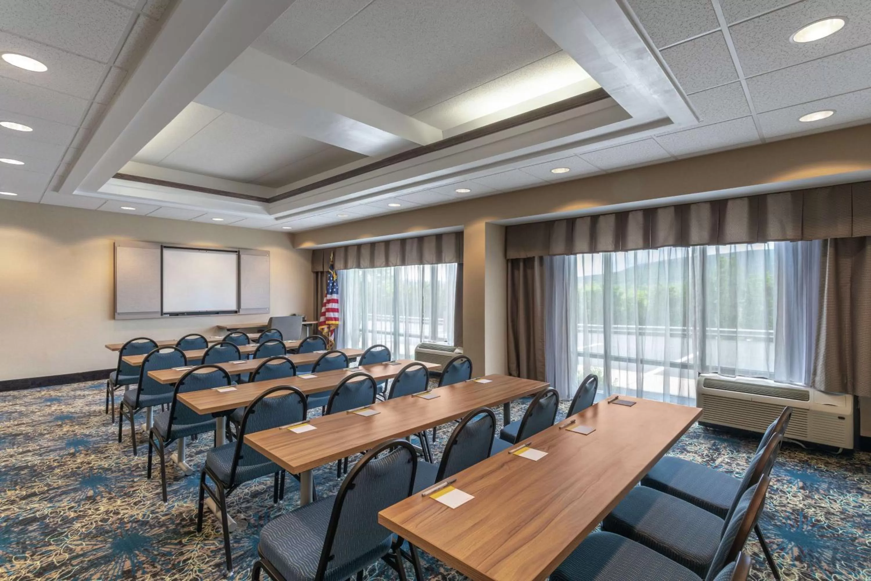 Meeting/conference room in Hampton Inn Bedford