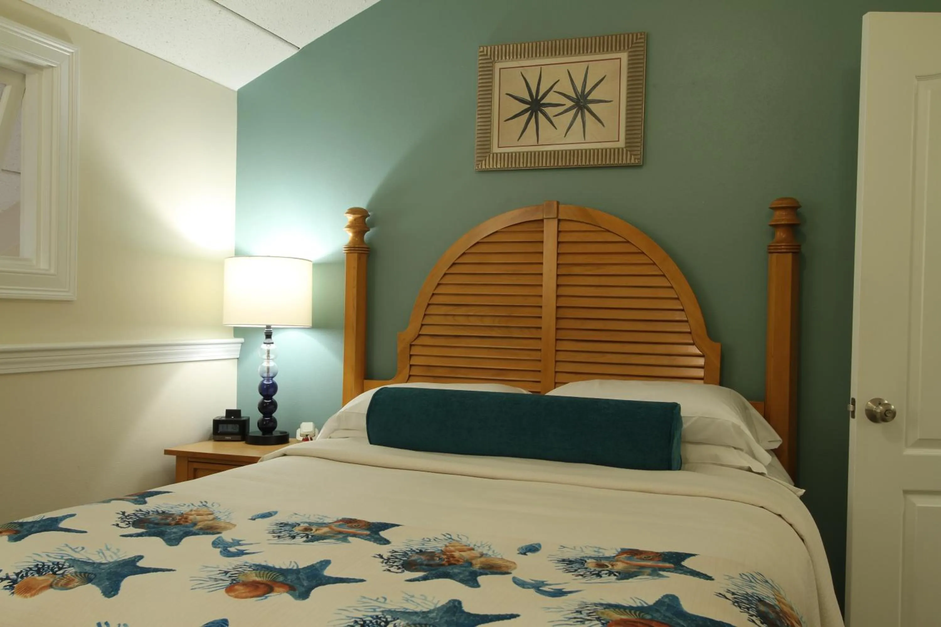 Bedroom, Bed in The Cove at Yarmouth by Westgate Resorts