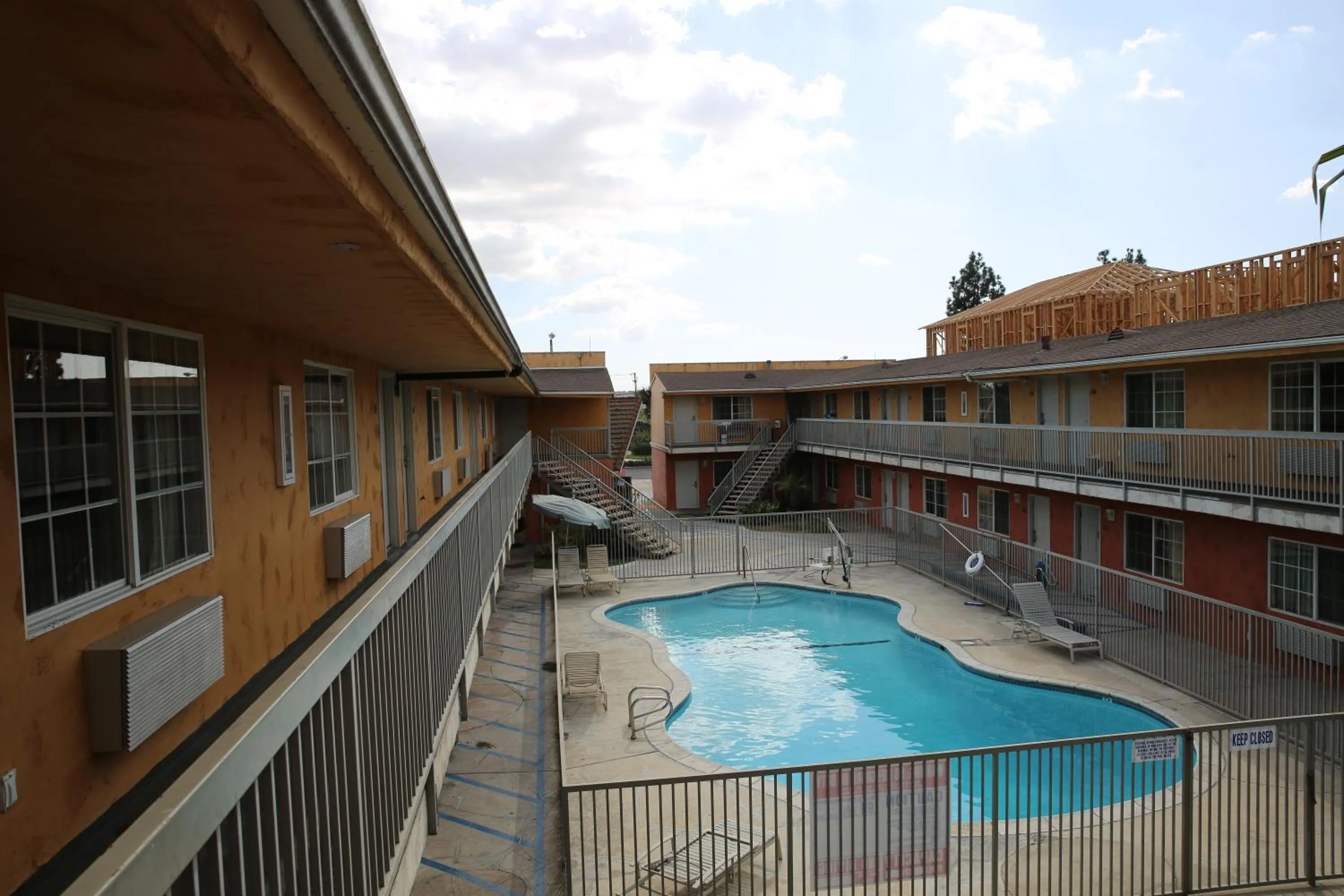 Balcony/Terrace in Chateau Inn & Suites
