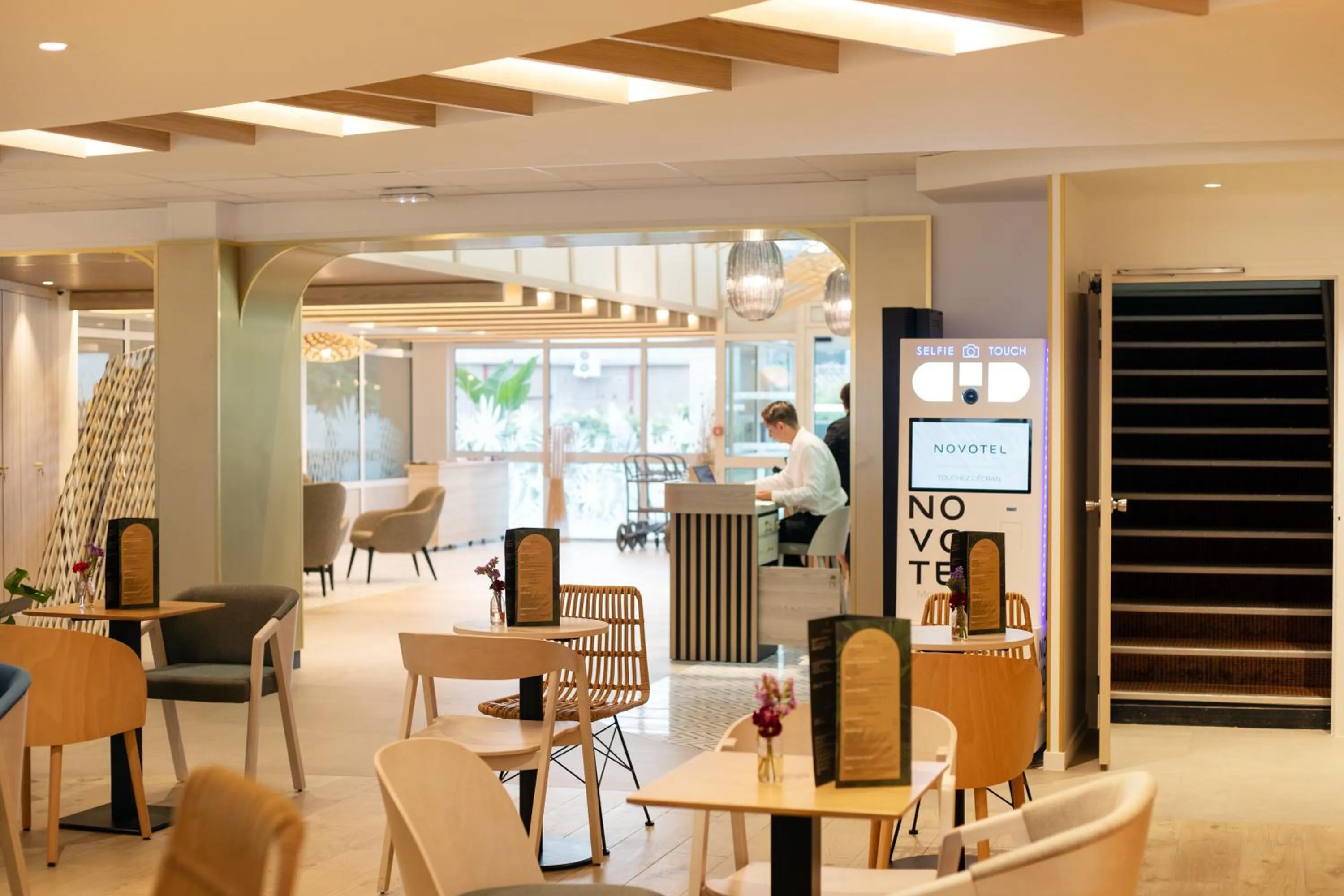 Lobby or reception in Novotel Montpellier