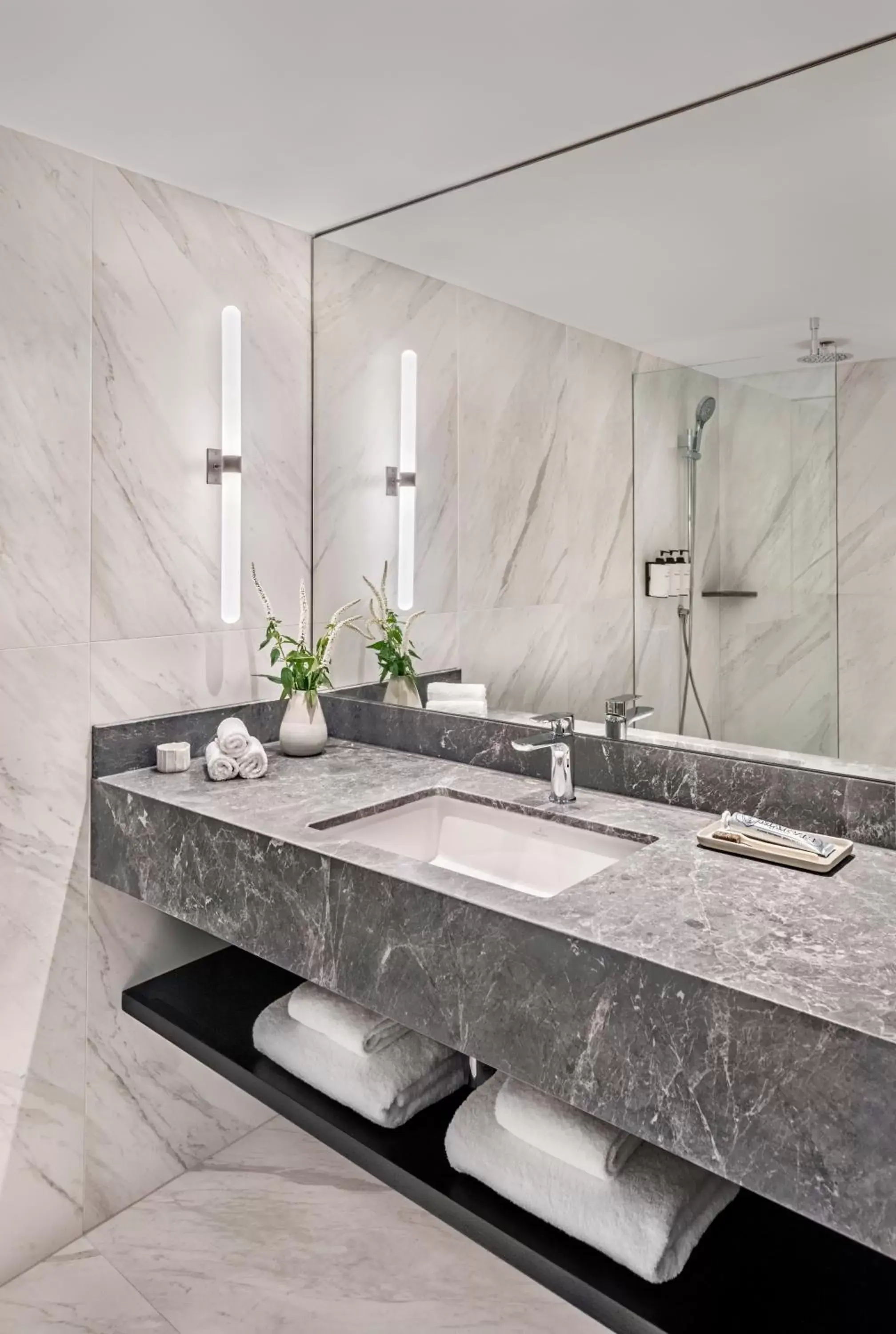 Classic King Room in InterContinental Sydney by IHG Classic King Room in InterContinental Sydney by IHG