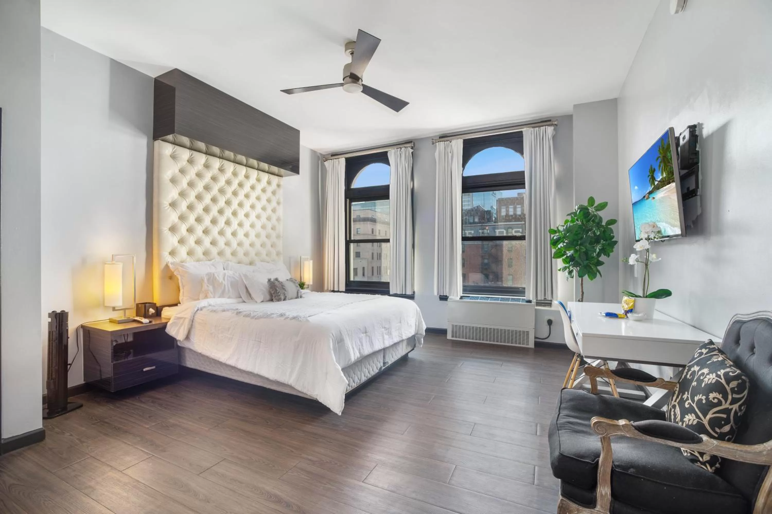 Photo of the whole room, Bed in Good Hotels Downtown Denver