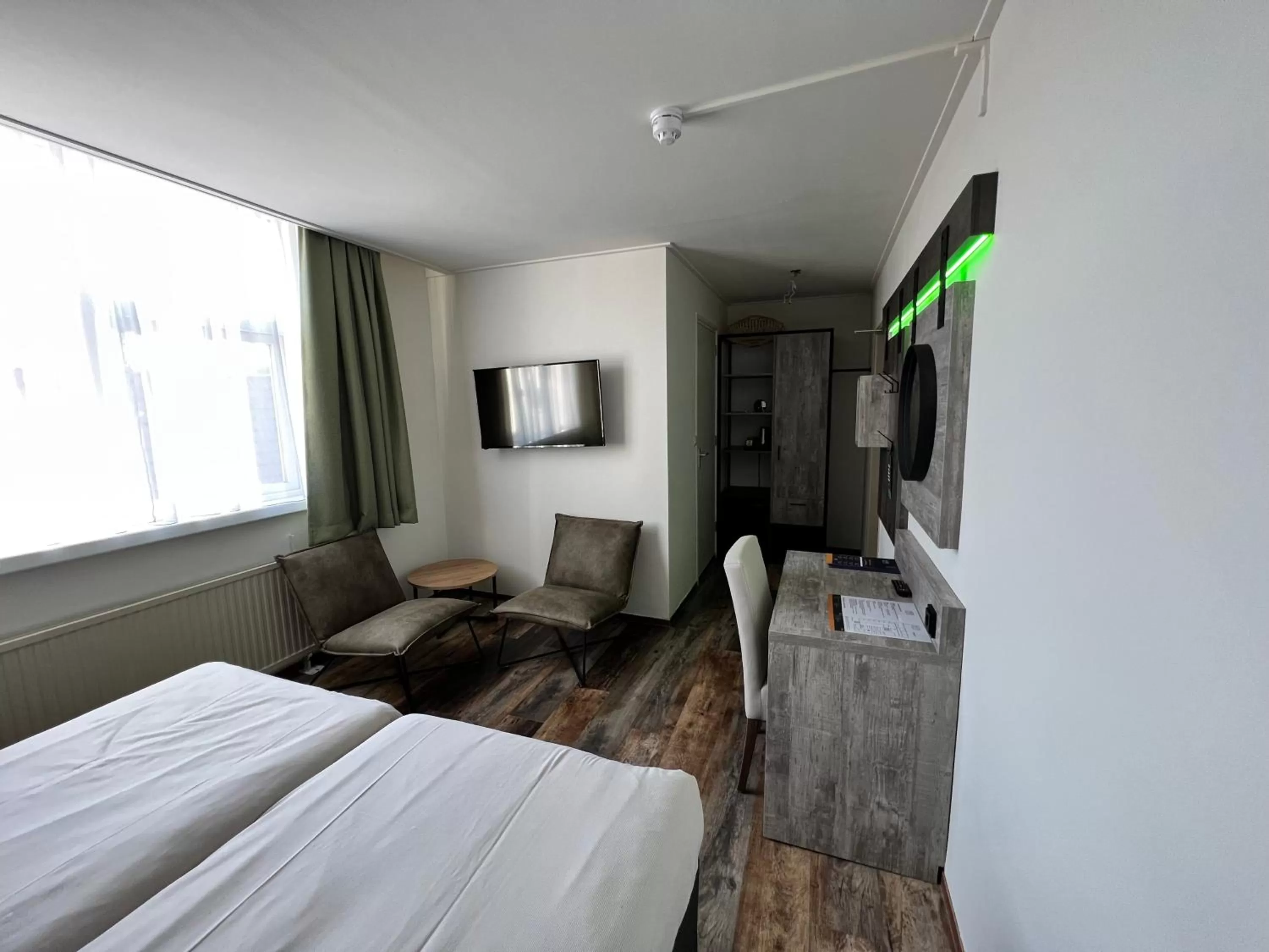 Photo of the whole room, Bed in Hotel Nap