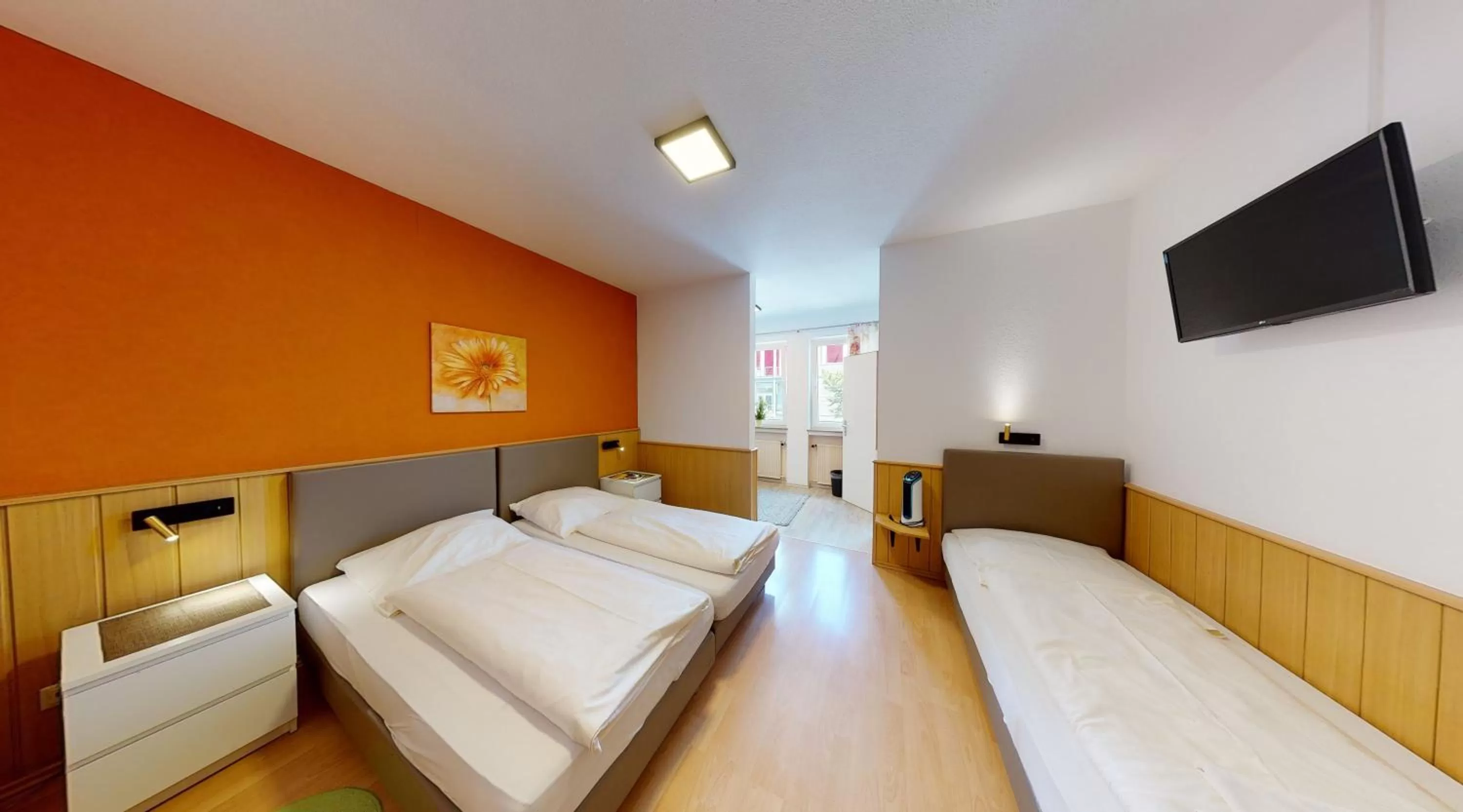 Photo of the whole room, Bed in Hotel Rothenburger Hof