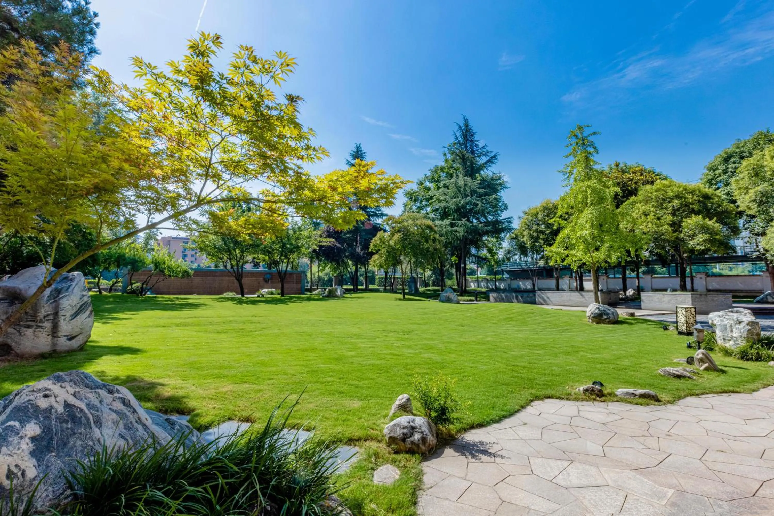 Garden in Shangri-La Xian