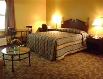 Bed in Knights Inn Hadley