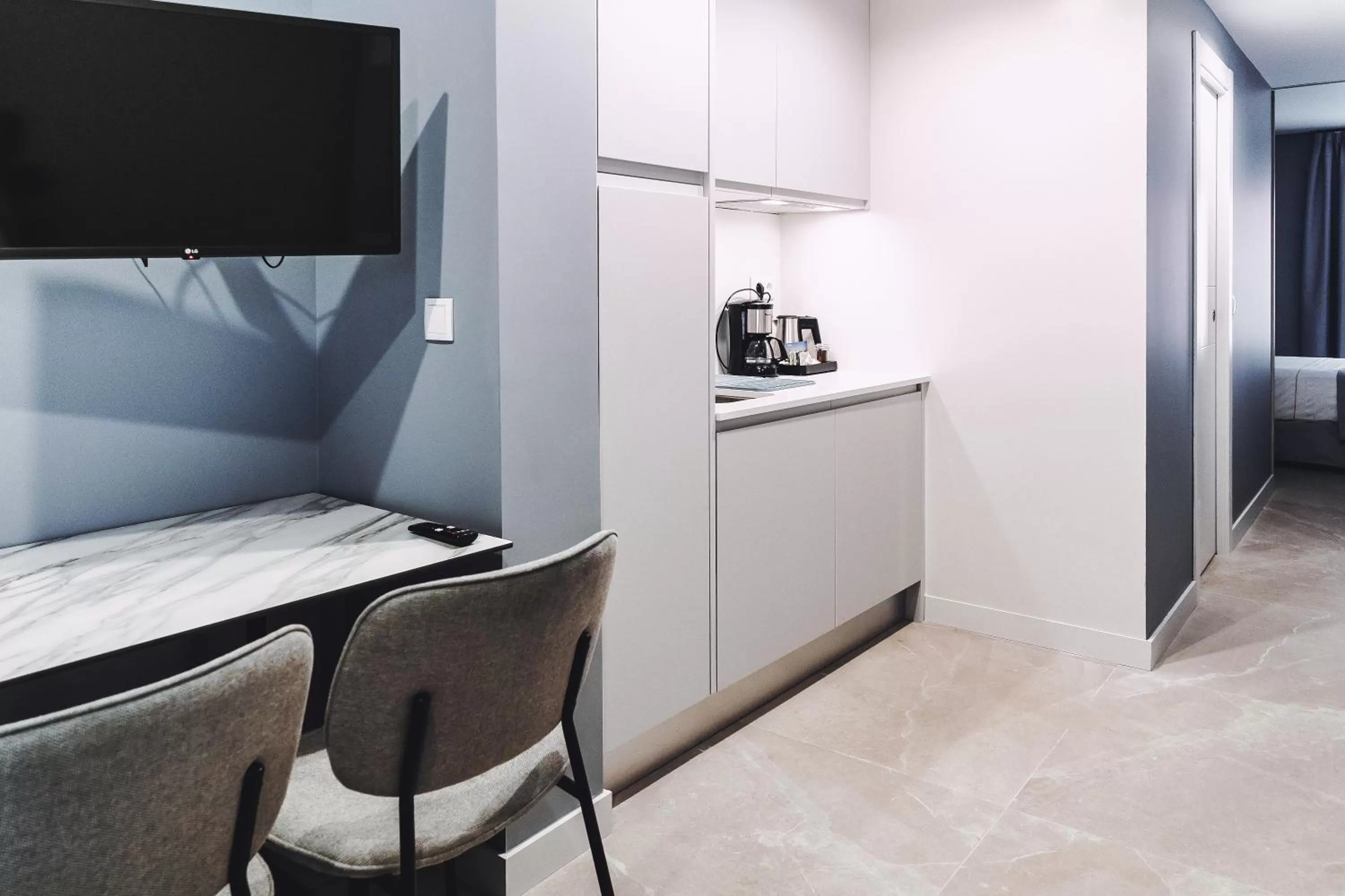 TV and multimedia in GBH Hotel-Apartamentos Estrella de Mar