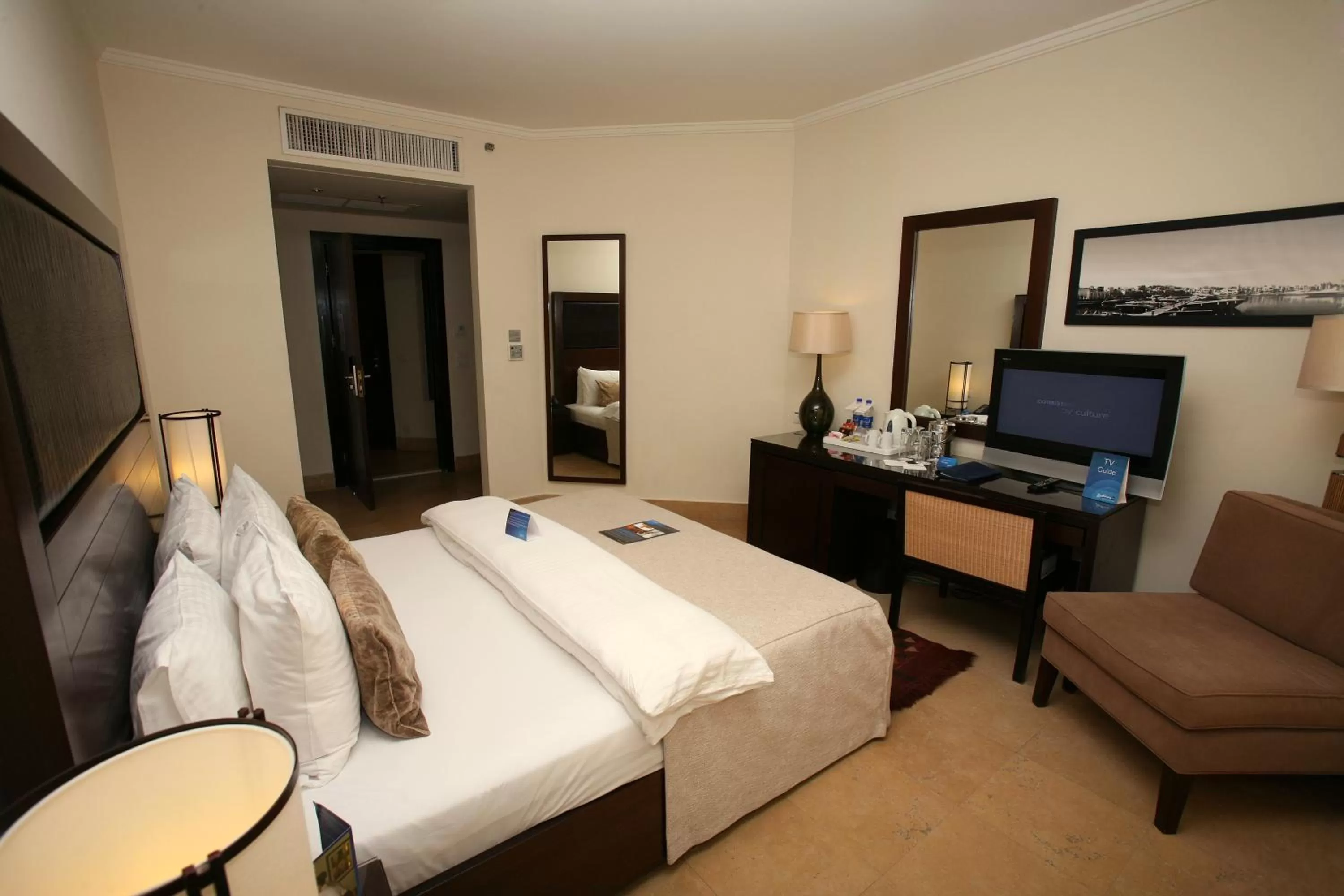 Bedroom, Bed in Grand Tala Bay Resort, Aqaba