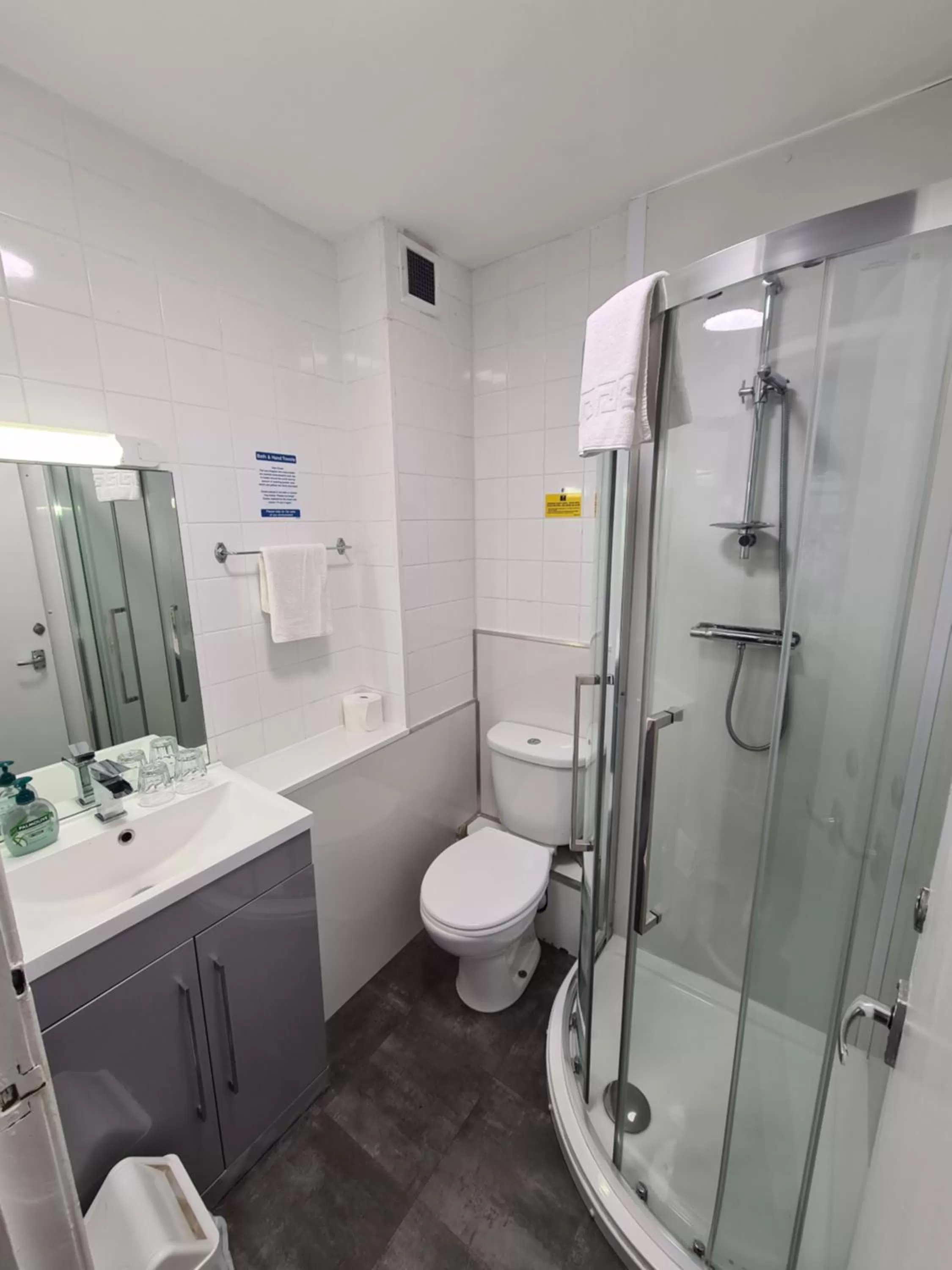 Shower in Northumberland Hotel