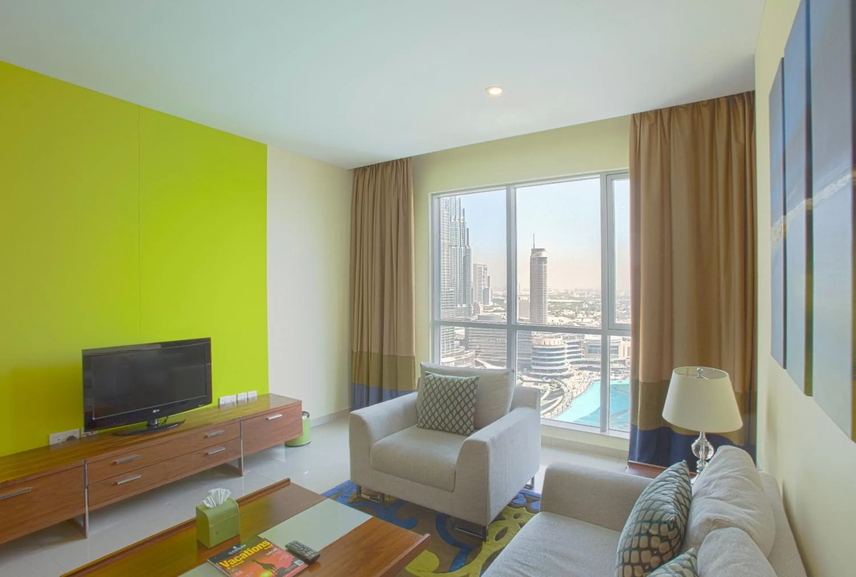 1 Bedroom, King, Burj Khalifa/Fountain View, Smoking in Ramada by Wyndham Downtown Dubai 1 Bedroom, King, Burj Khalifa/Fountain View, Smoking in Ramada by Wyndham Downtown Dubai