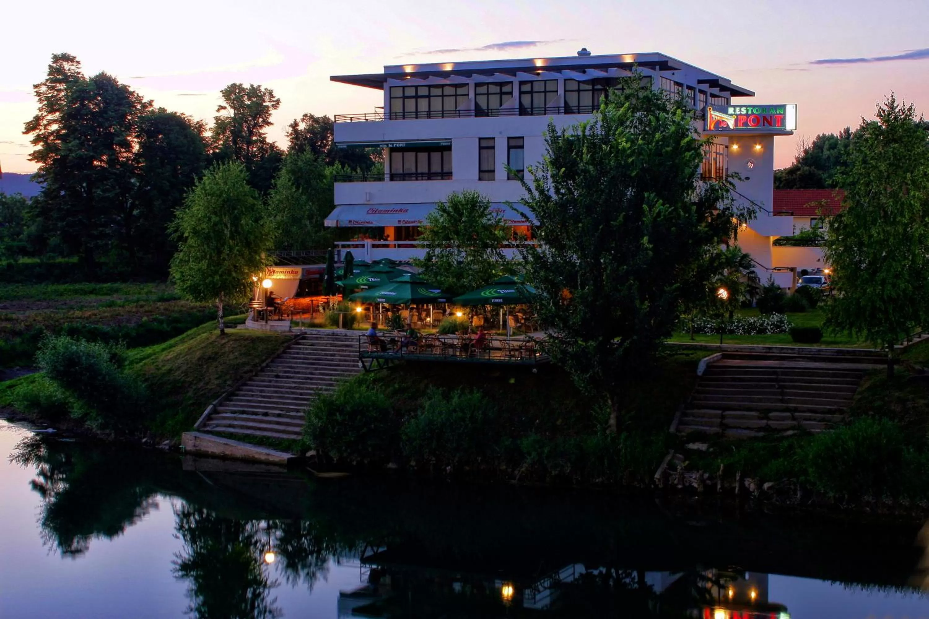 Summer in Hotel Le Pont