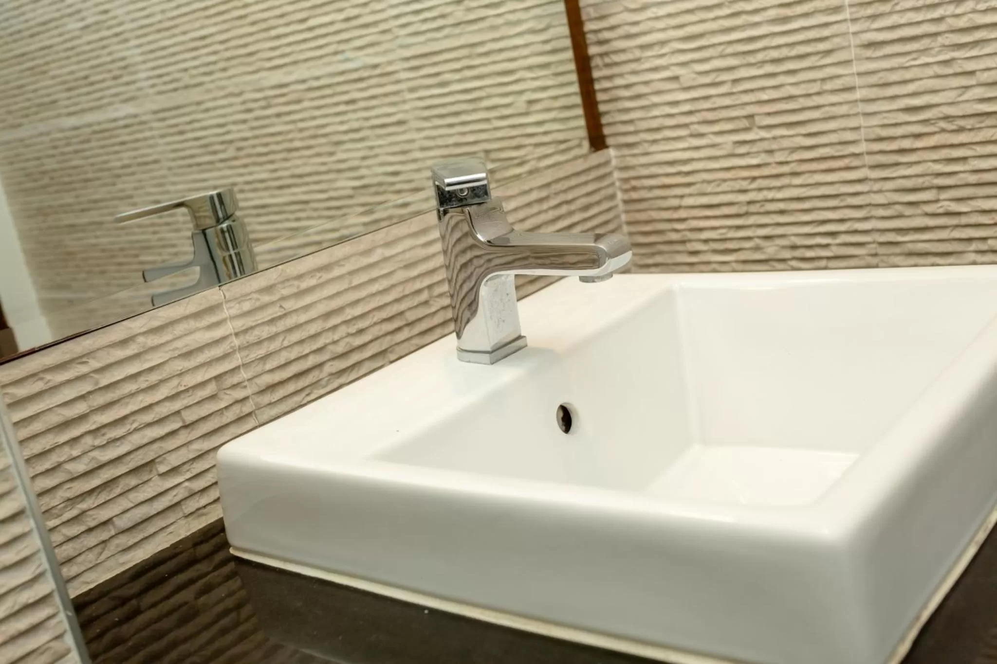 Bathroom in Honey Inn Pattaya