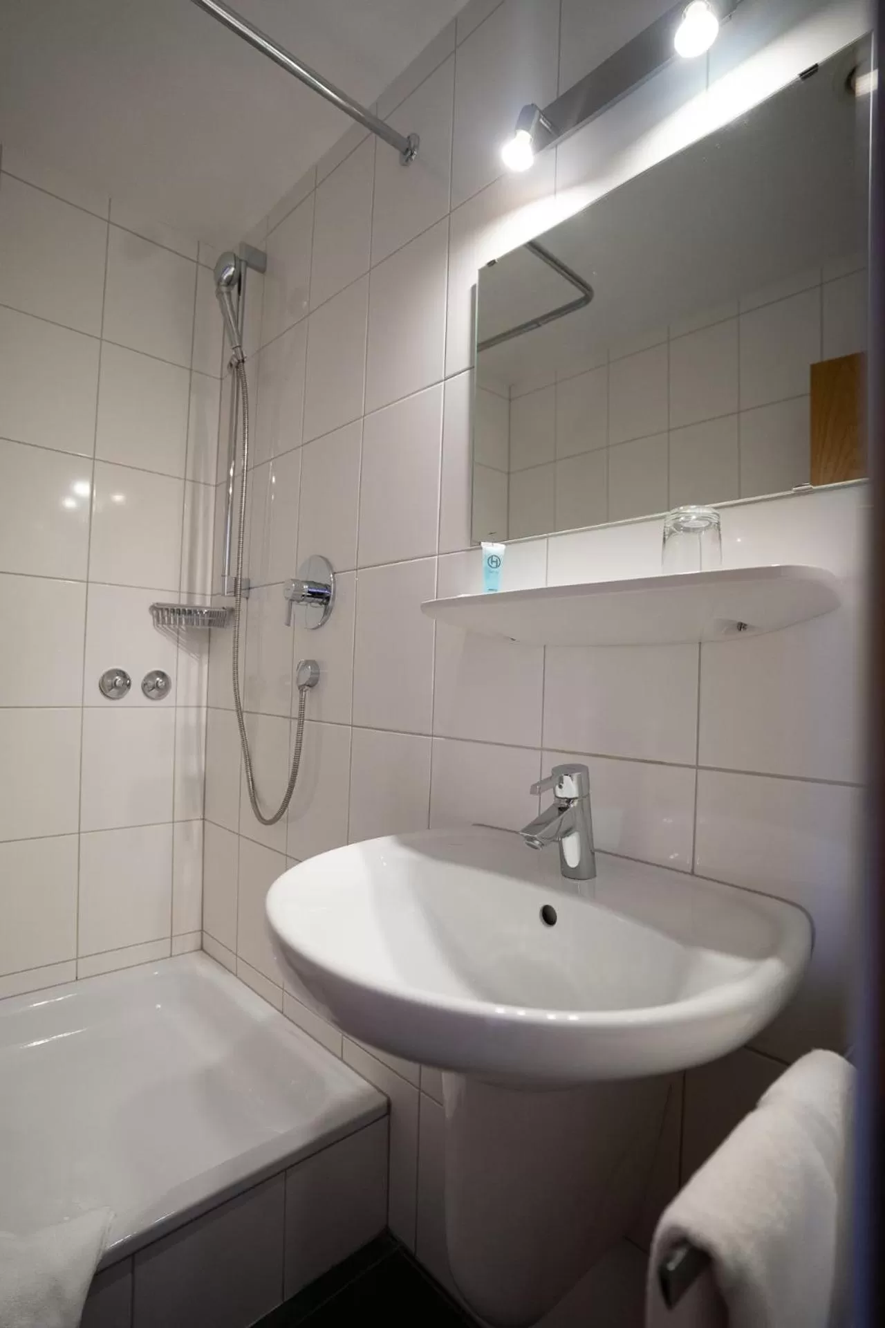 Bathroom in AP Hotel Viernheim am Kapellenberg