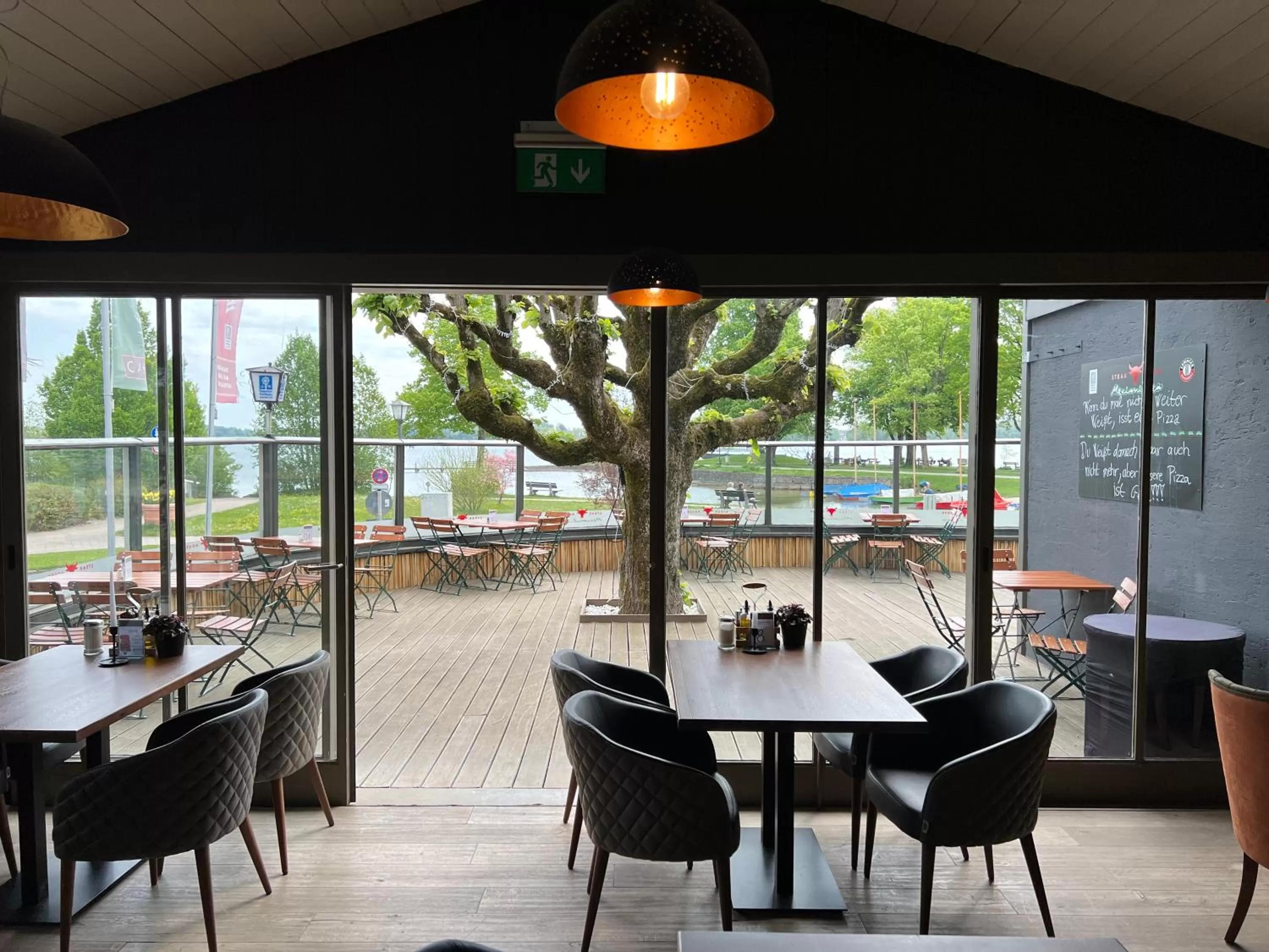 Restaurant/places to eat in Hotel Schlossblick Chiemsee