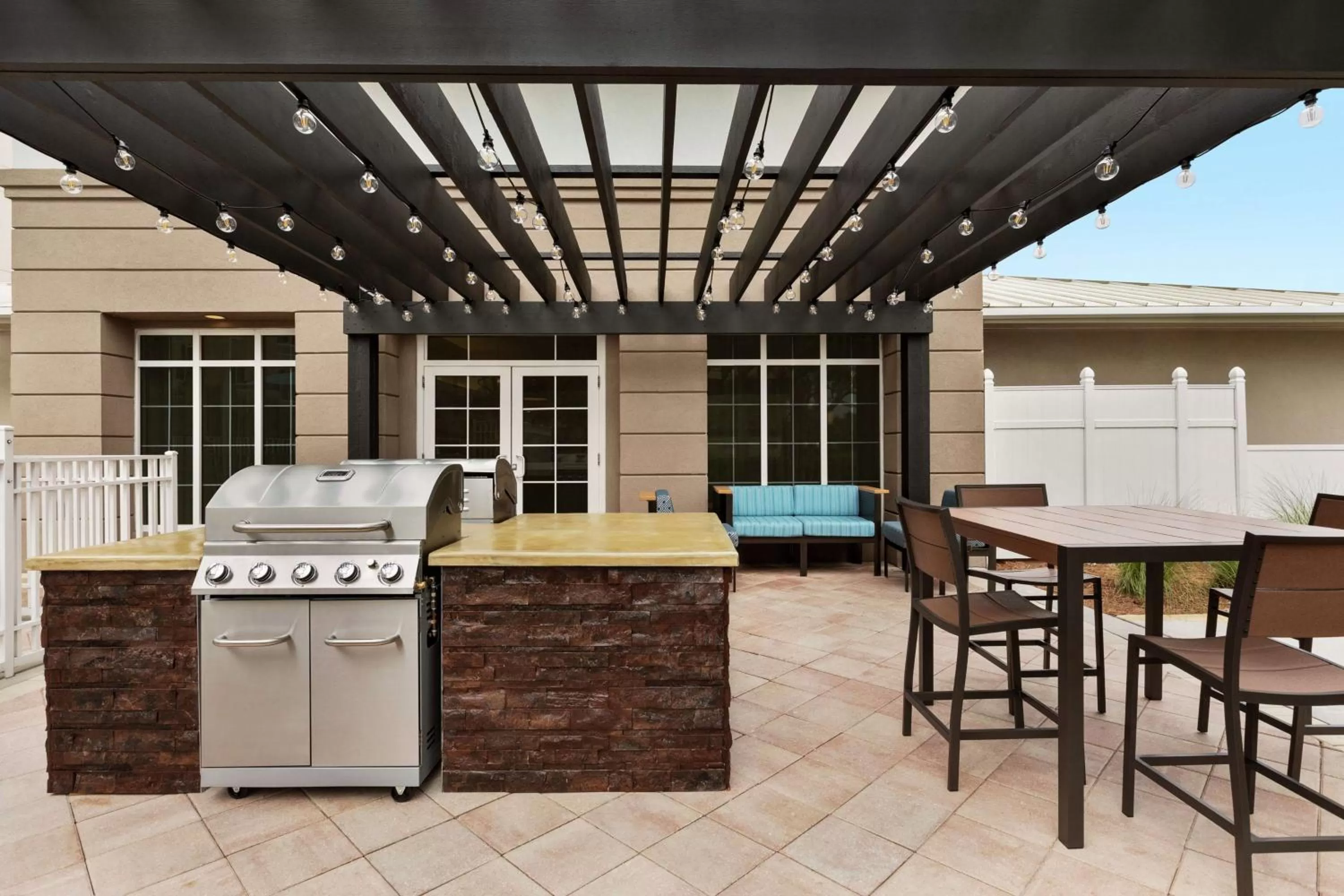 Property building in Homewood Suites Fort Myers Airport - FGCU