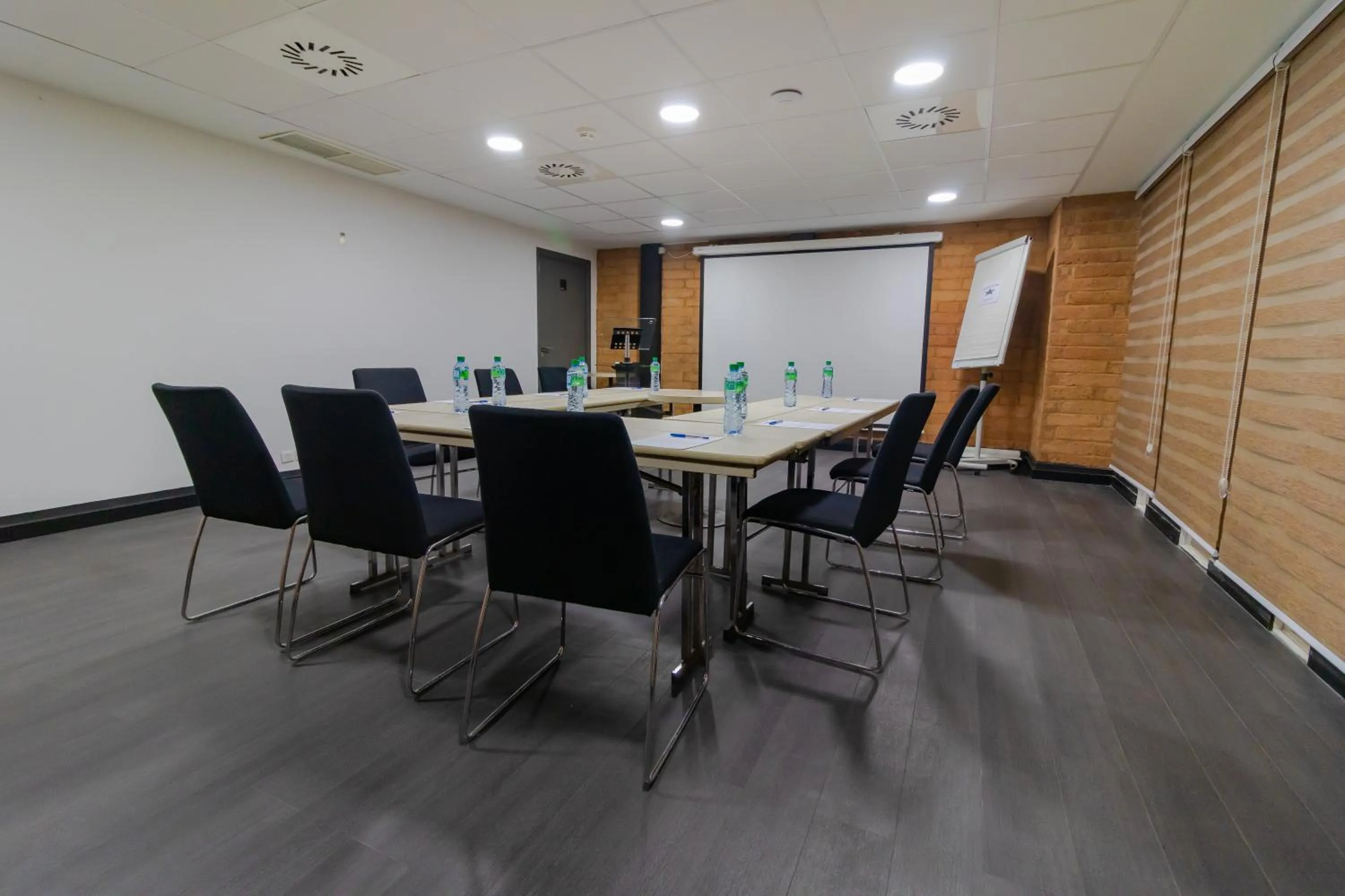 Business facilities in ONOMO Hotel Dakar