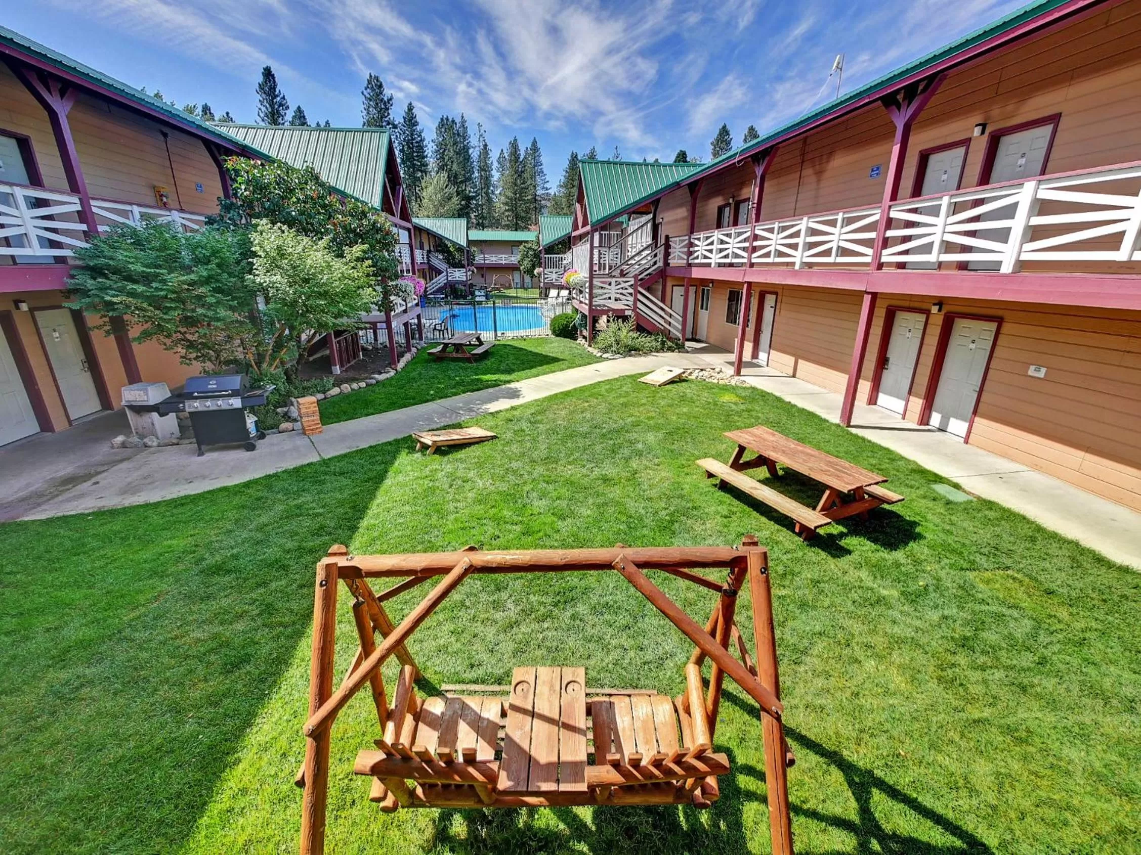Swimming pool in AbbyCreek Inn