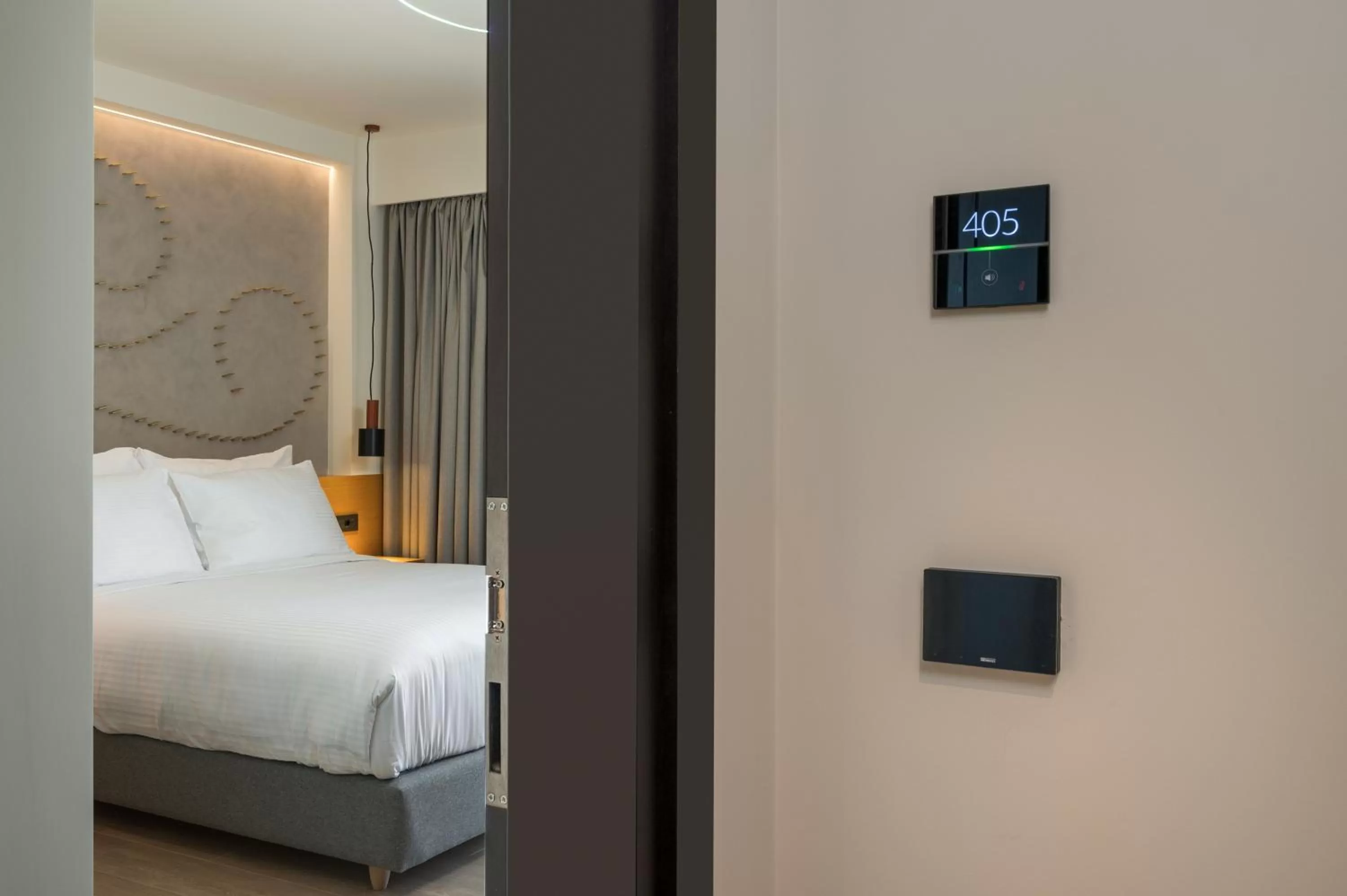 Photo of the whole room, Bed in Hyperion City Hotel & Spa