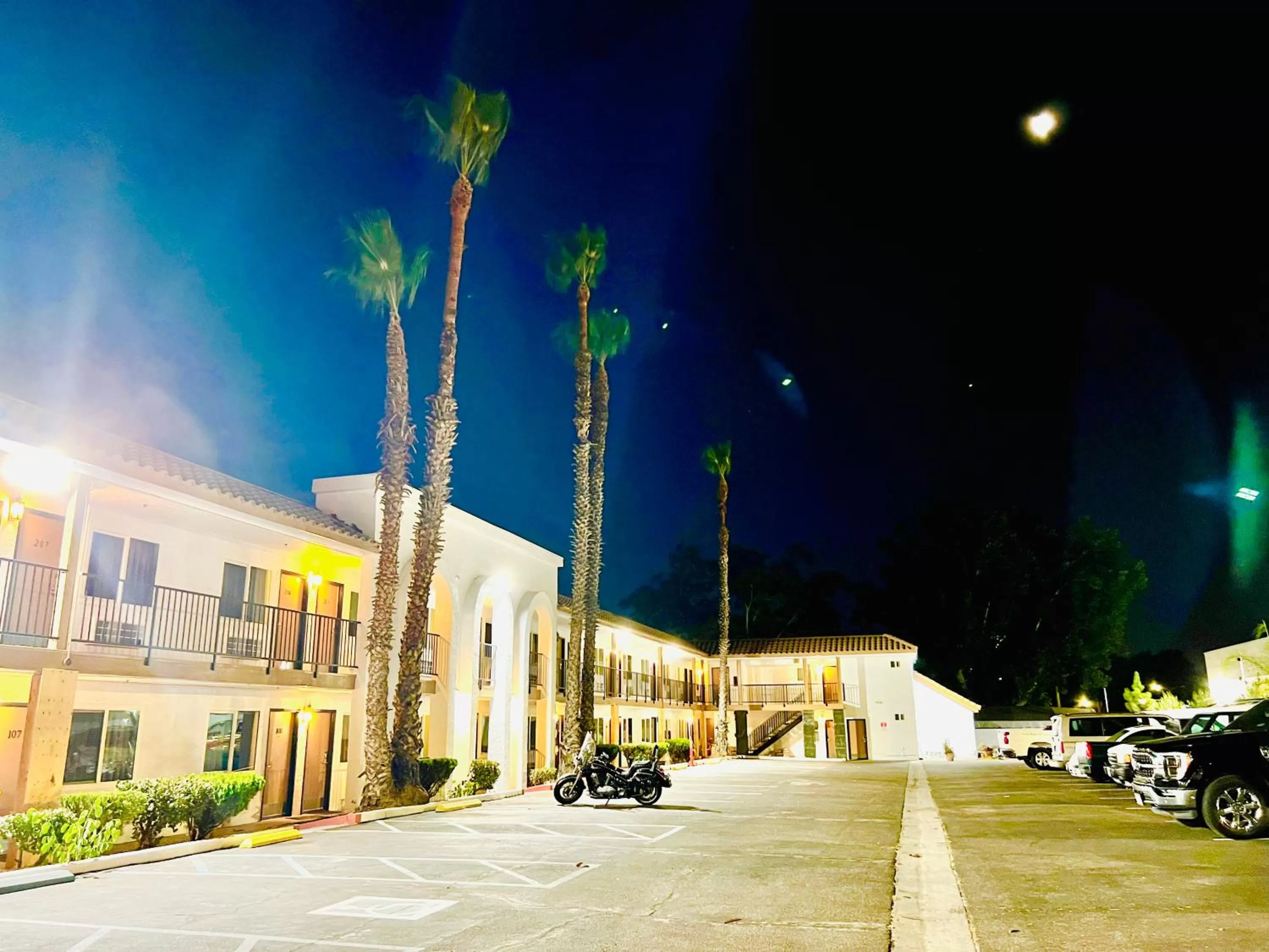 Casa Blanca Express & Suites - Cypress, Buena Park