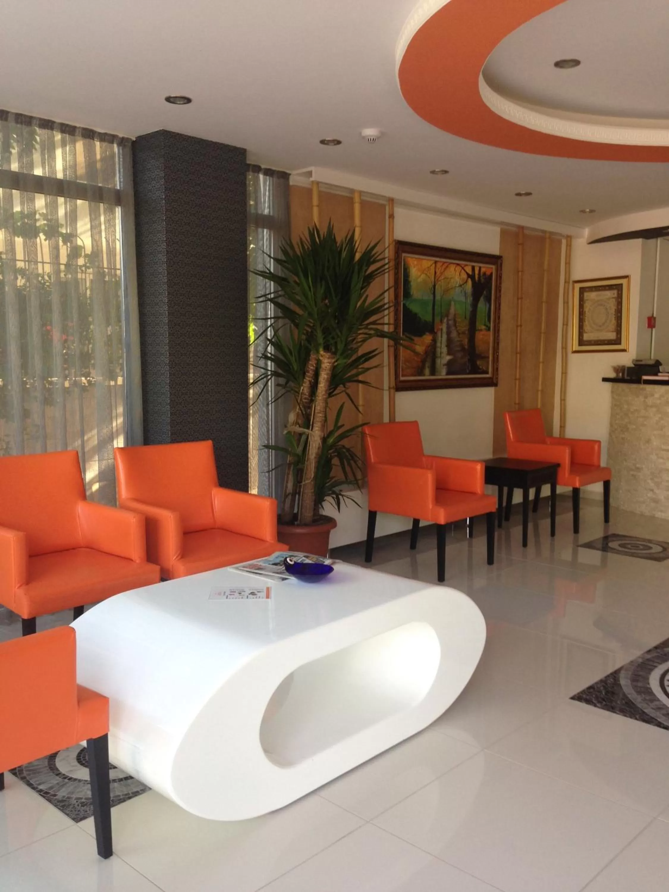 Lobby or reception, Restaurant/Places to Eat in Mutado Hotel