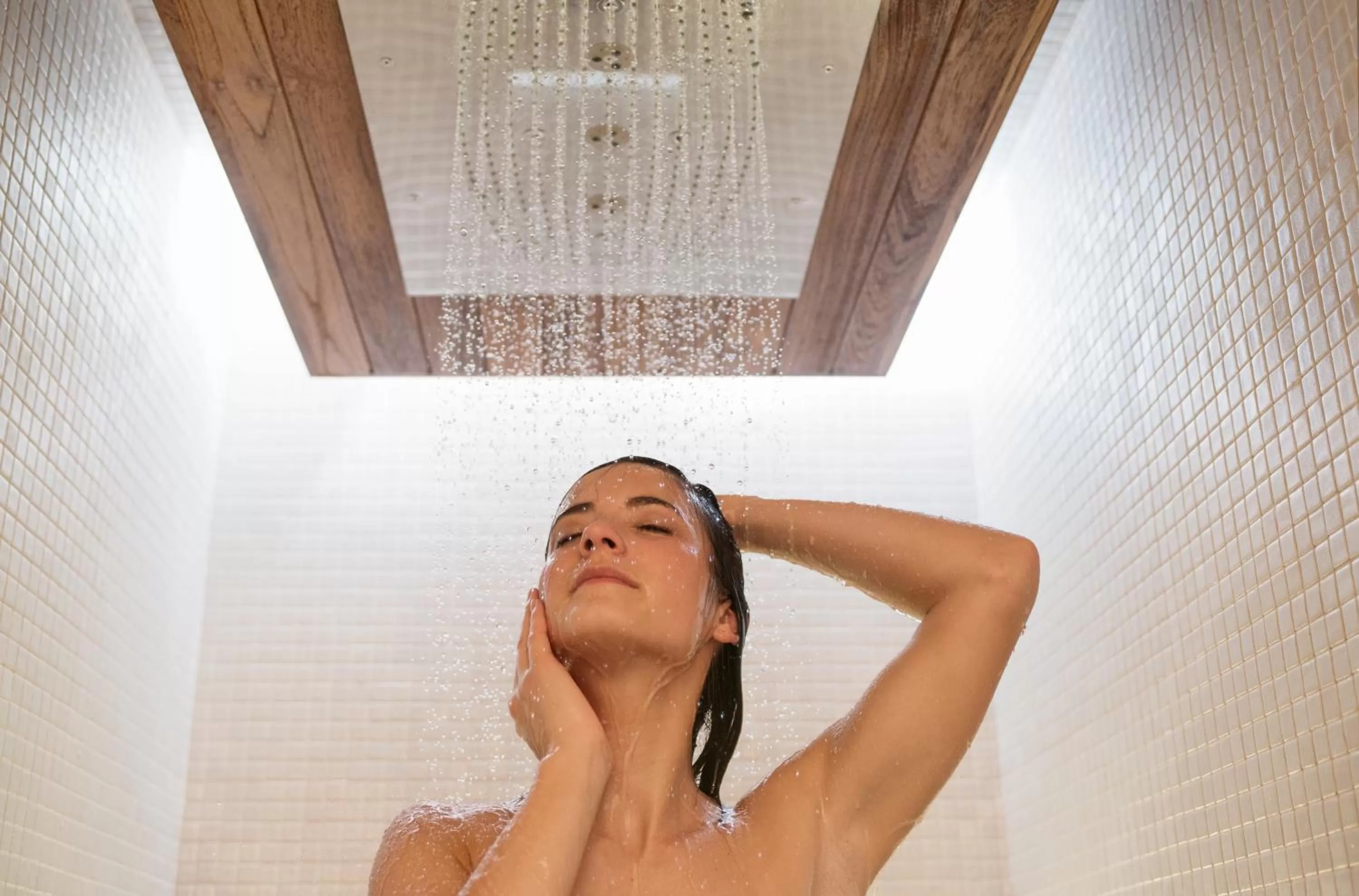 Shower in Inn at the Forks