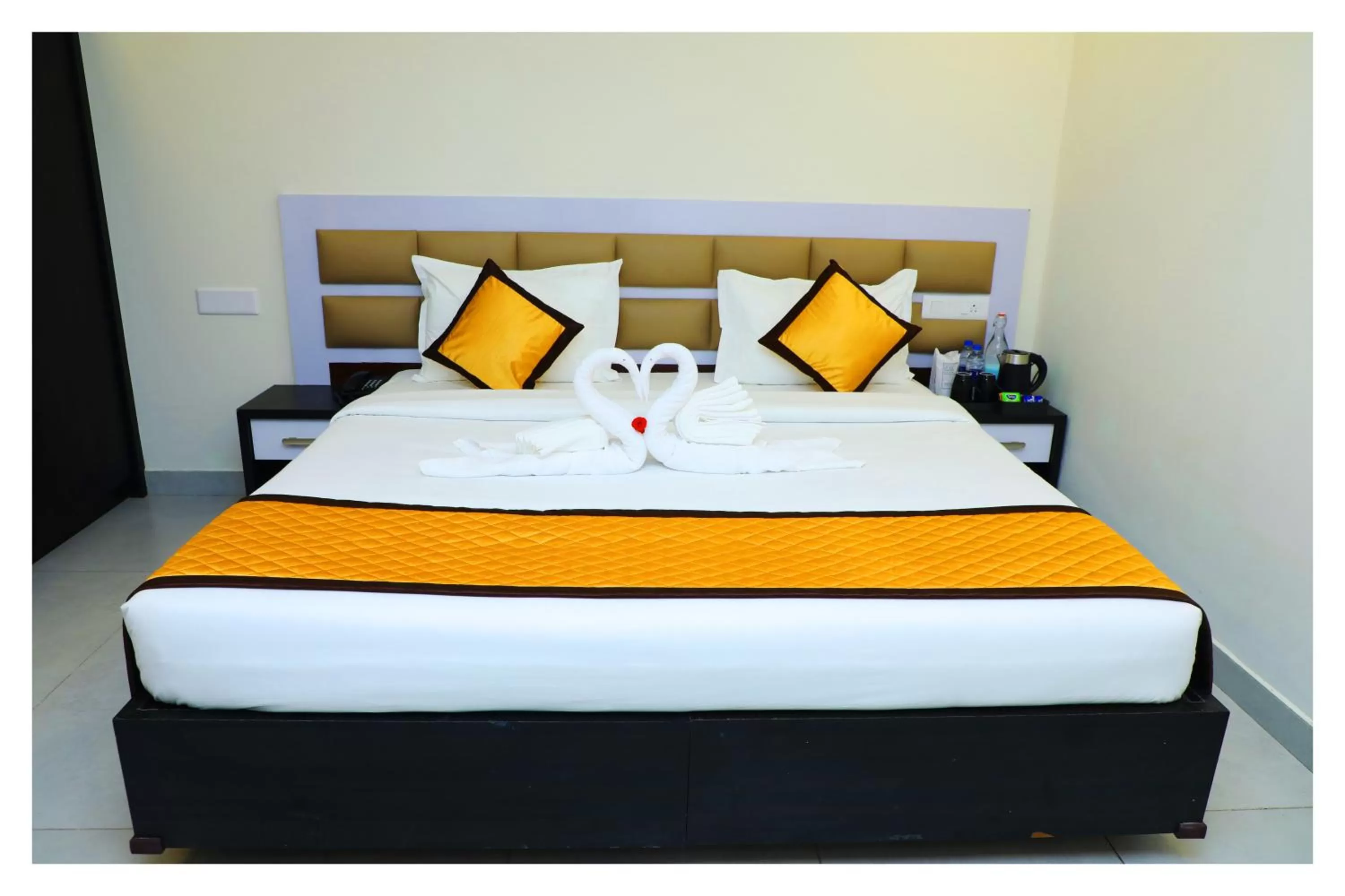 Bed in Clarks Inn Express ,Sirkazhi