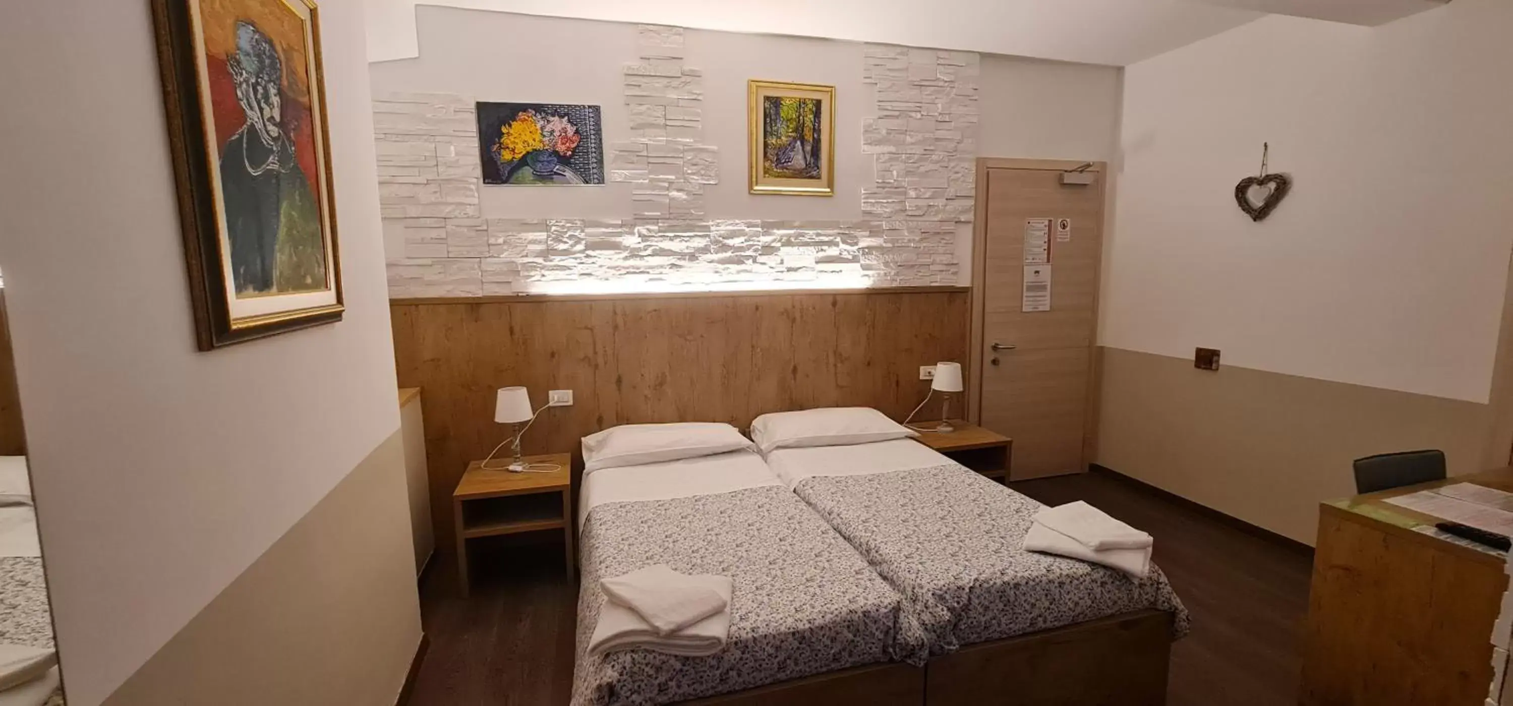 Double or Twin Room in Hotel Tarvisio Bike & Ski Double or Twin Room in Hotel Tarvisio Bike & Ski