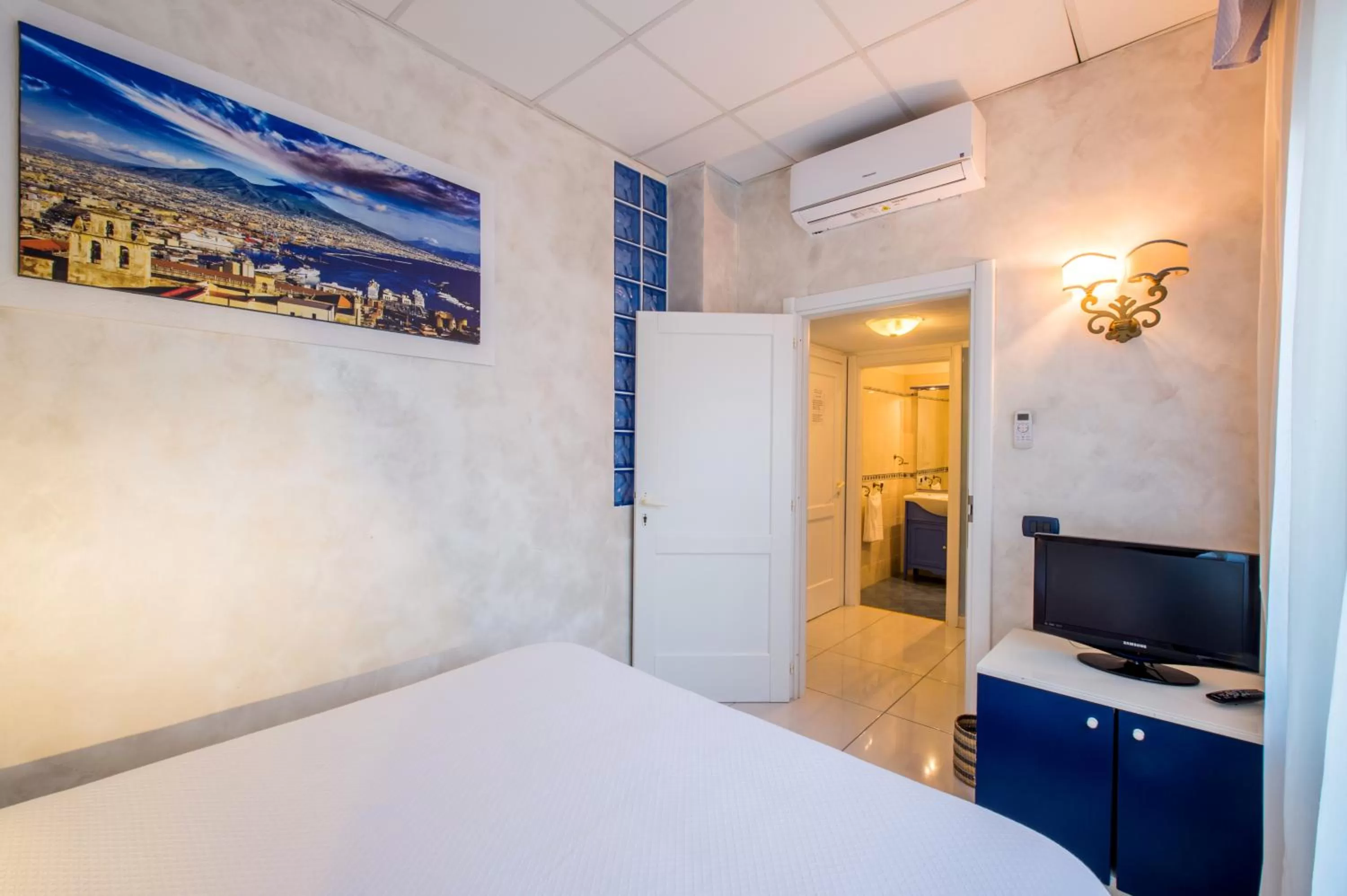 Bathroom, Bed in House Matilde