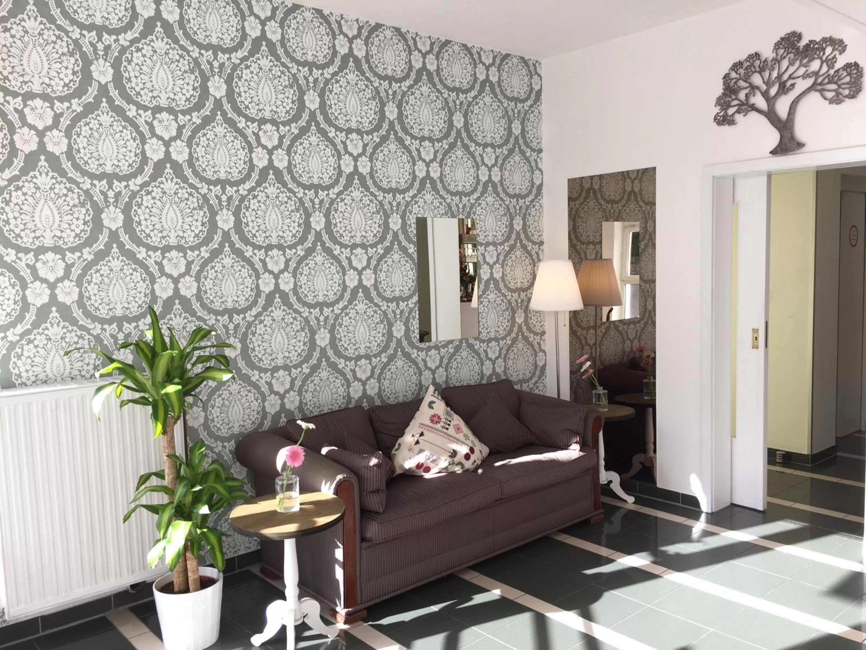 Seating area in Hotel Grüner Baum