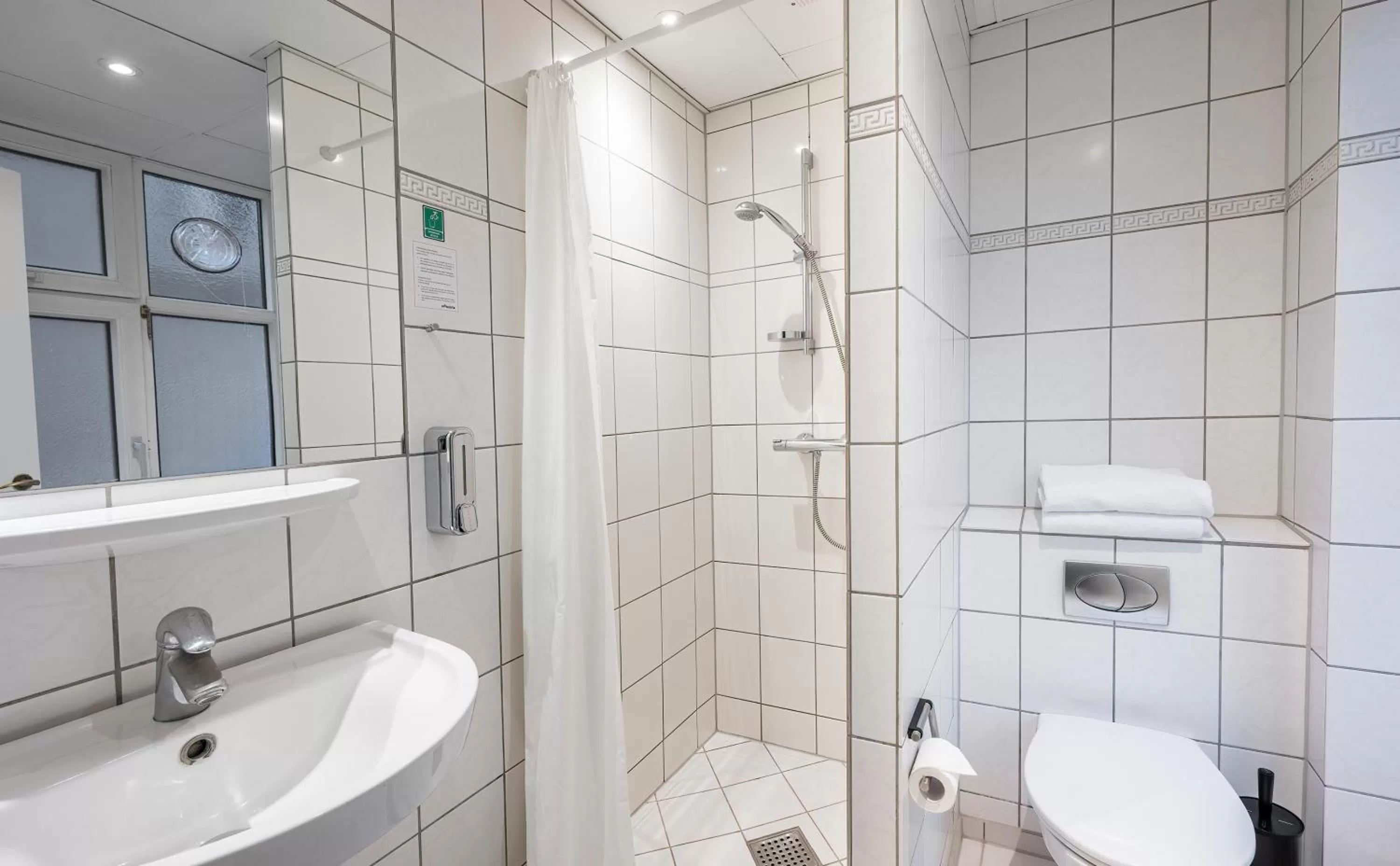 Bathroom in Go Hotel Saga