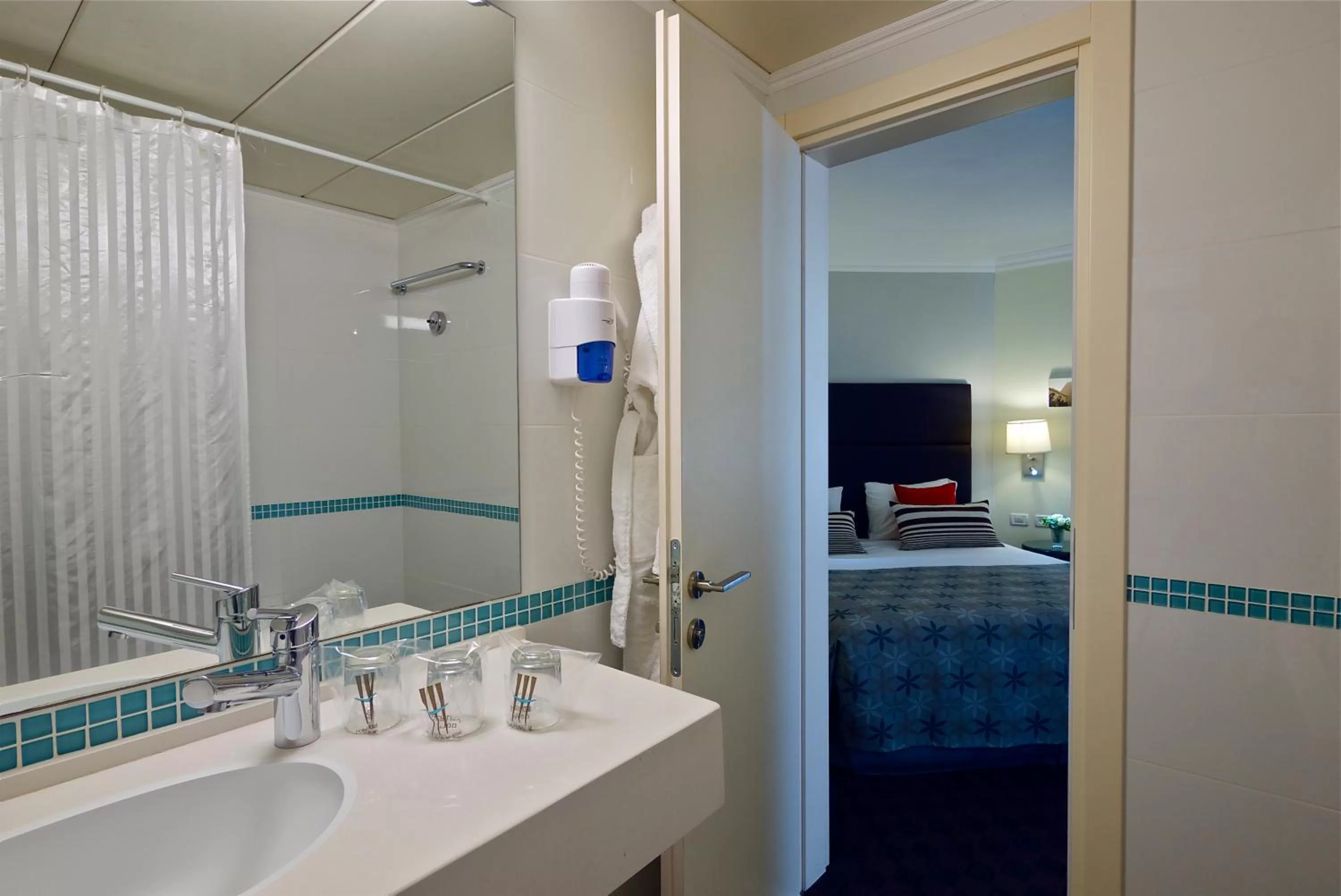 Toilet in Metropolitan Hotel